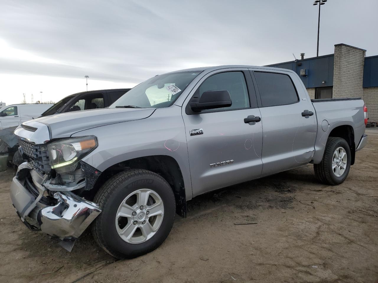 TOYOTA TUNDRA 2018 5tfdw5f17jx775126