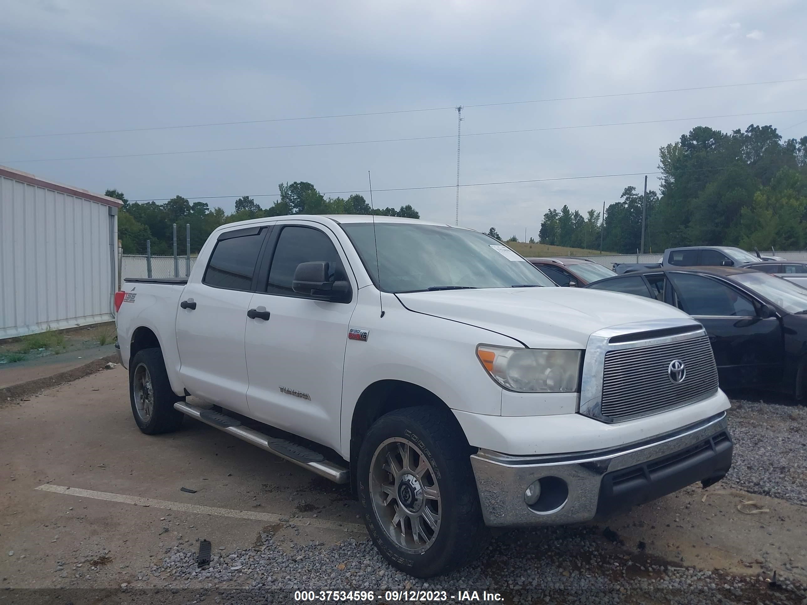 TOYOTA TUNDRA 2011 5tfdw5f18bx209414