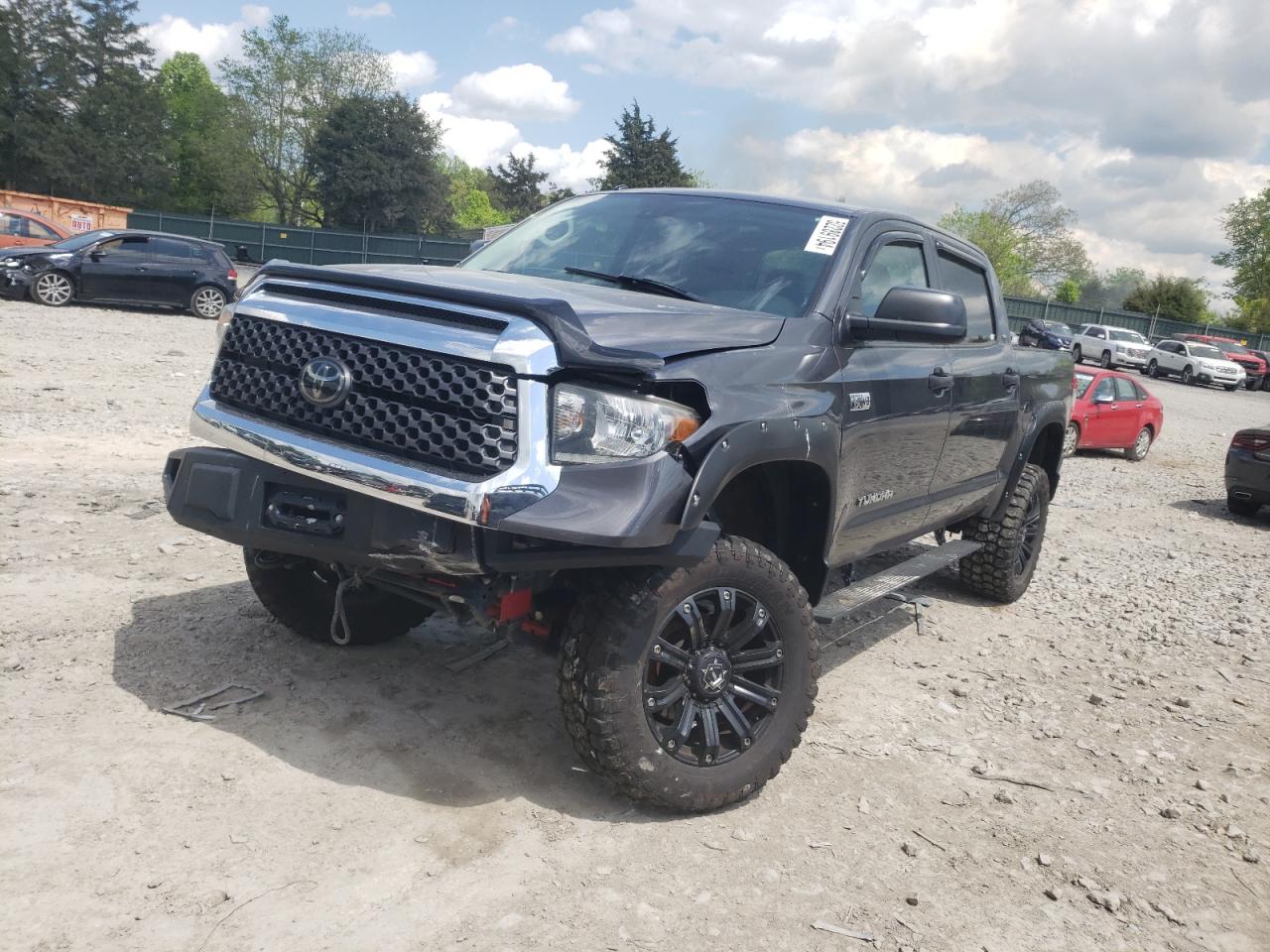 TOYOTA TUNDRA 2018 5tfdw5f18jx720541