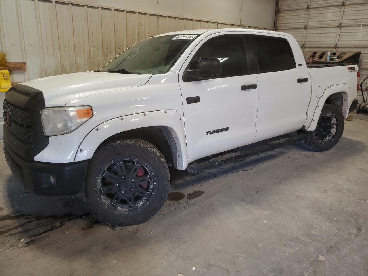 TOYOTA TUNDRA 2016 5tfdw5f19gx559447