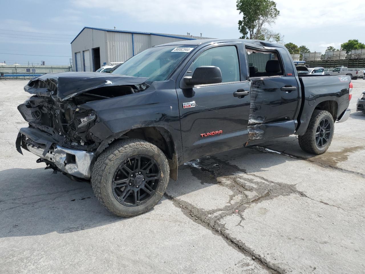 TOYOTA TUNDRA 2018 5tfdw5f19jx693138