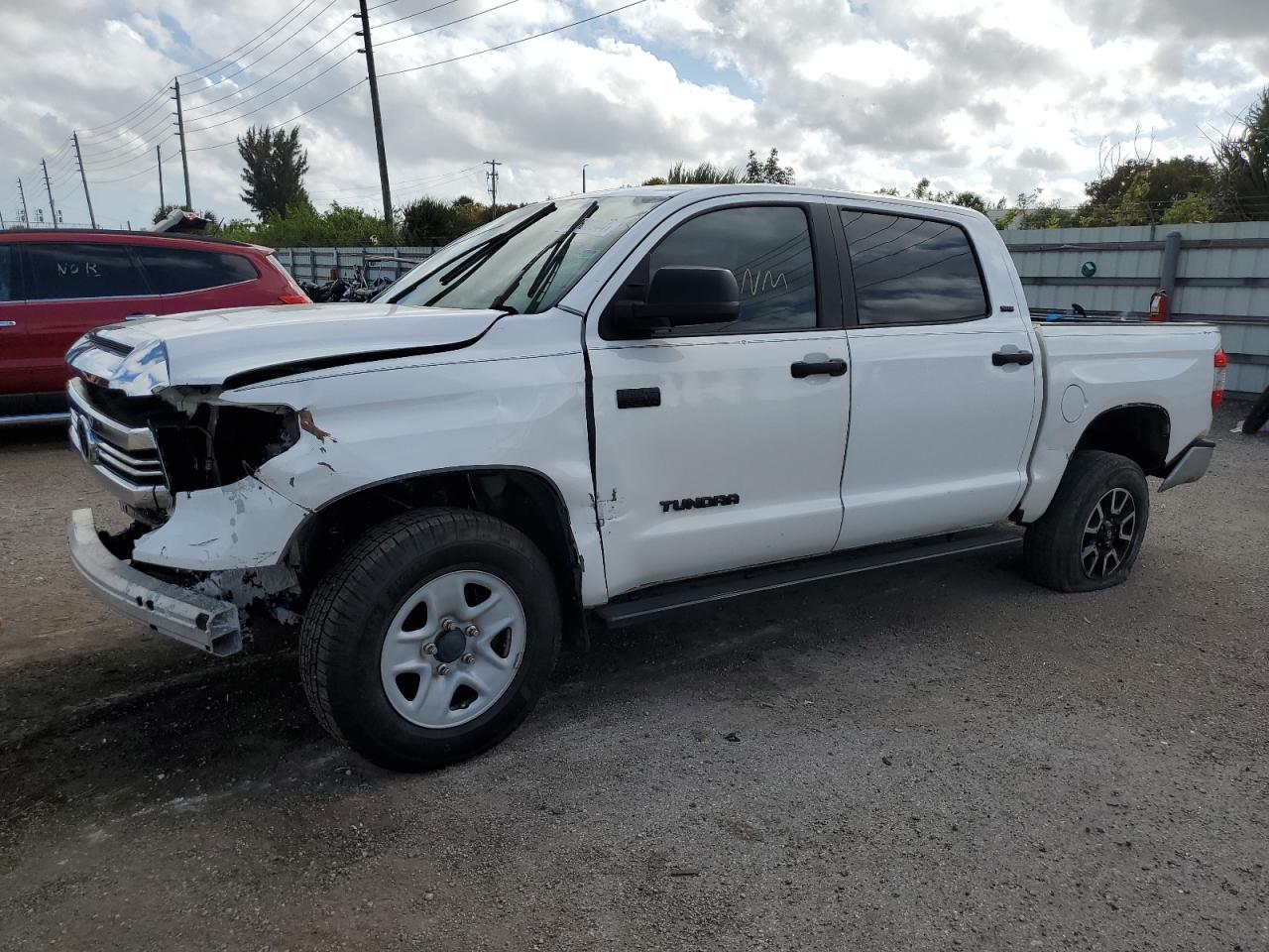 TOYOTA TUNDRA 2017 5tfdw5f1xhx664855