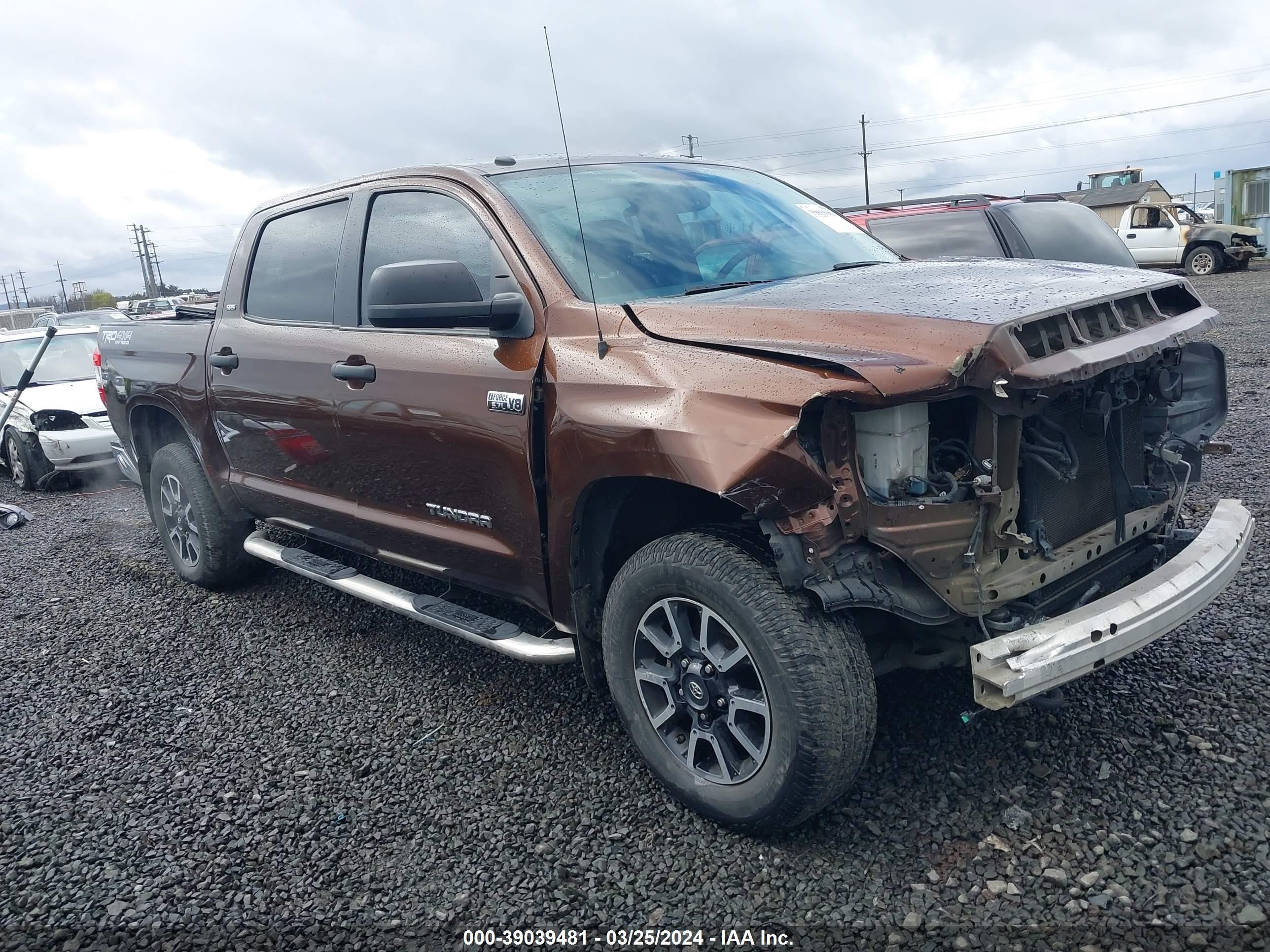 TOYOTA TUNDRA 2016 5tfdy5f10gx534012