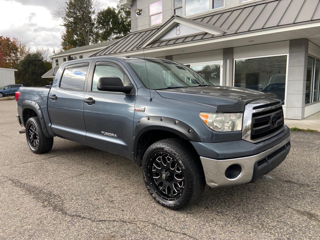 TOYOTA TUNDRA 2010 5tfdy5f12ax099940