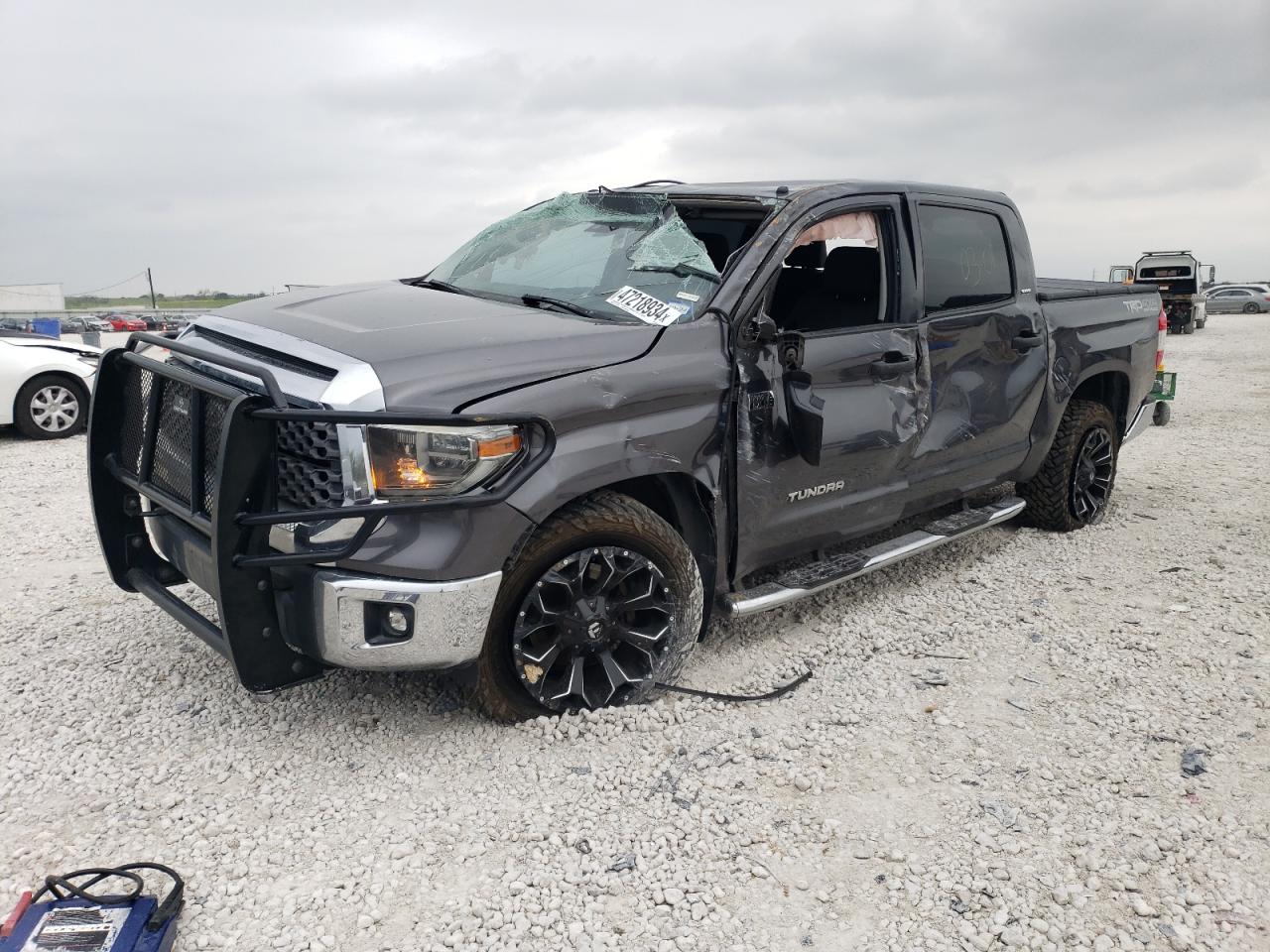 TOYOTA TUNDRA 2018 5tfdy5f13jx688740