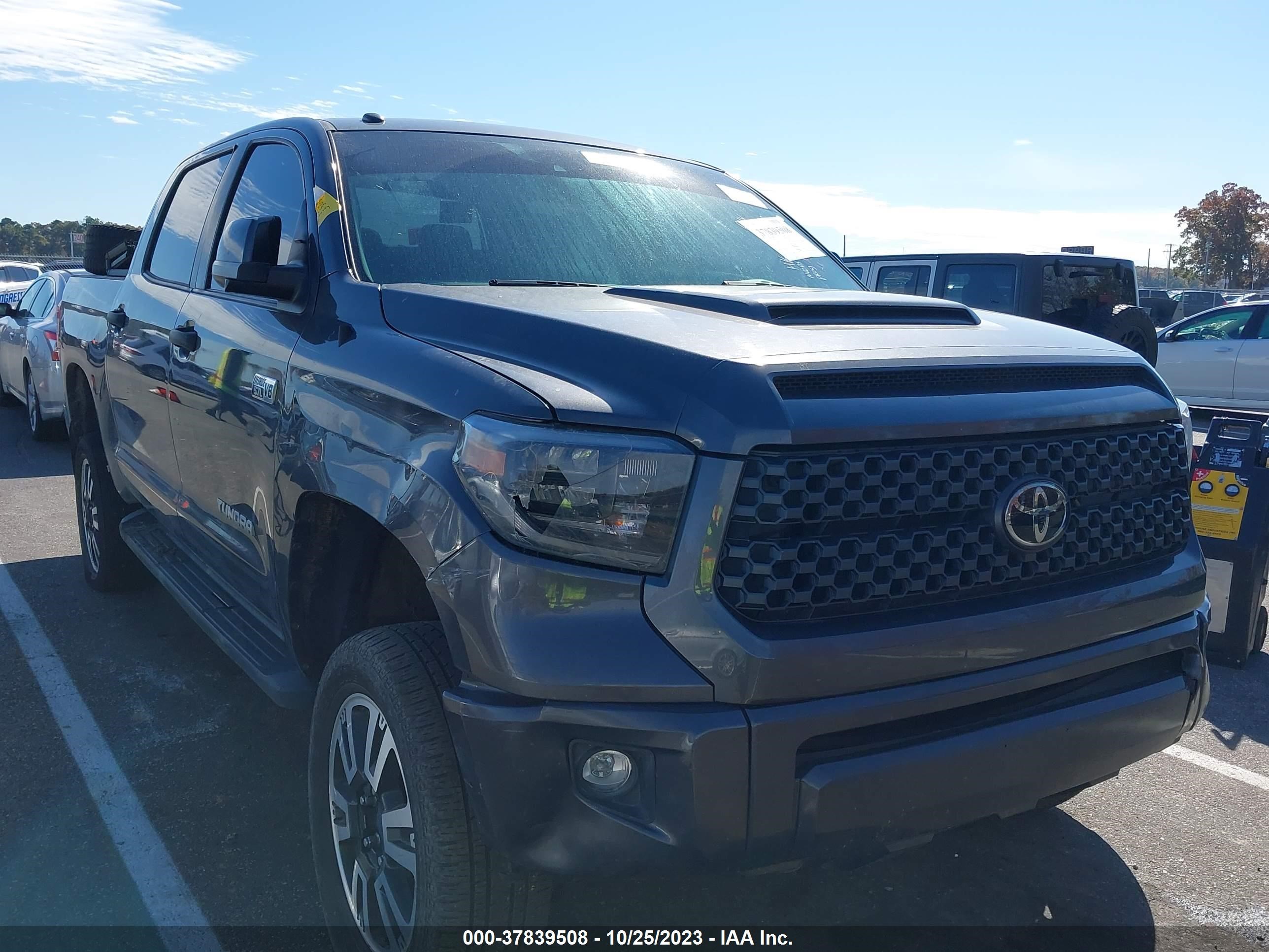 TOYOTA TUNDRA 2019 5tfdy5f13kx778875