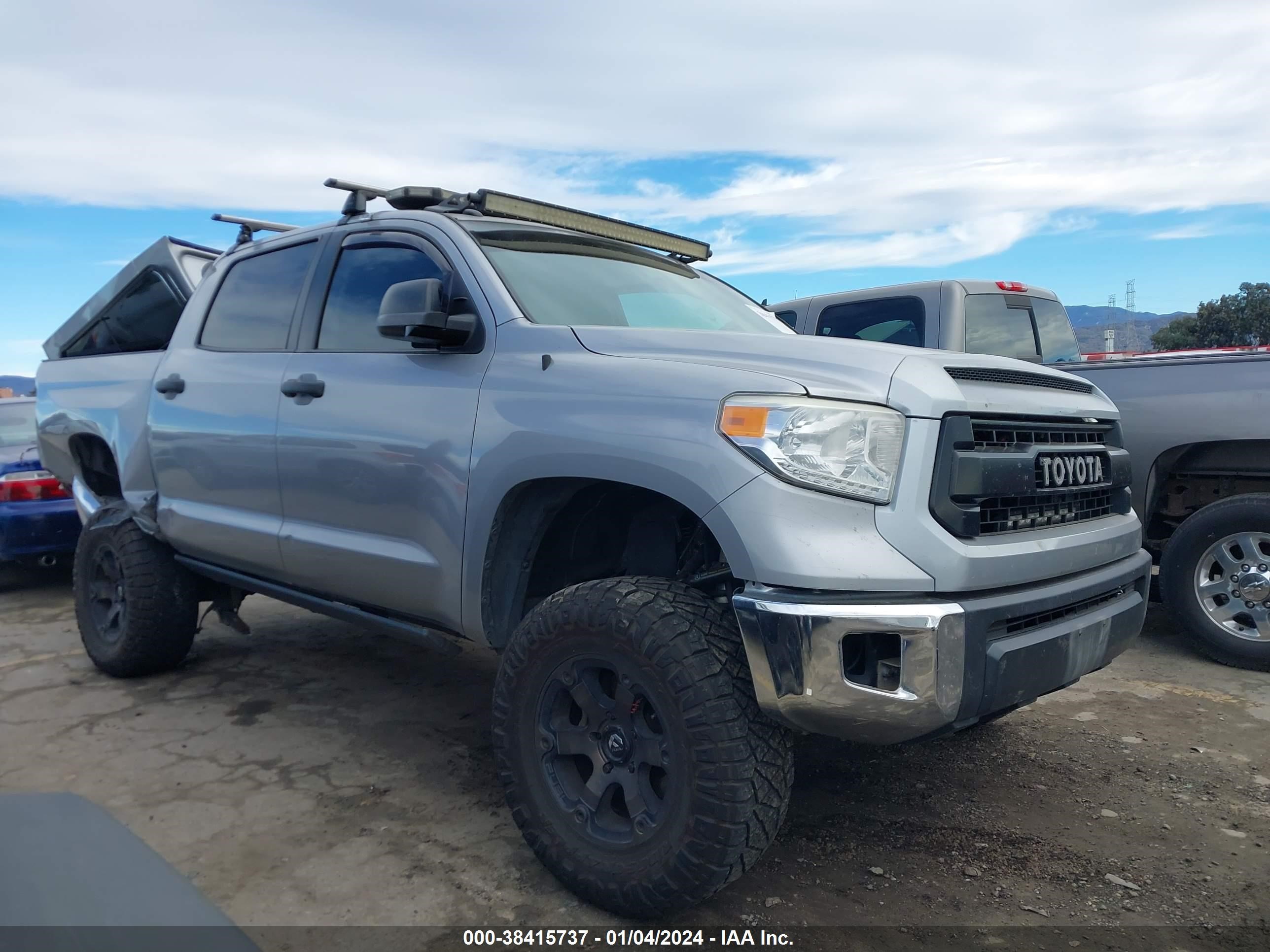 TOYOTA TUNDRA 2016 5tfdy5f15gx578149