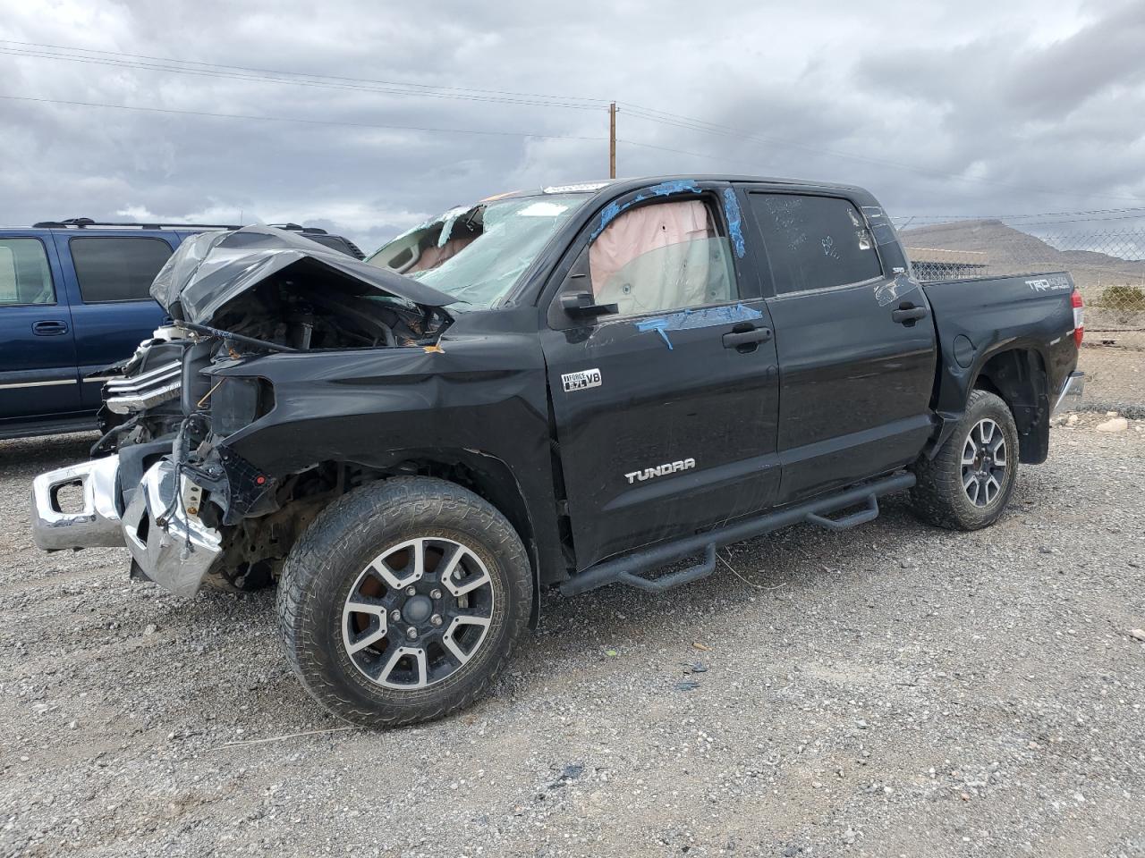 TOYOTA TUNDRA 2017 5tfdy5f15hx659914