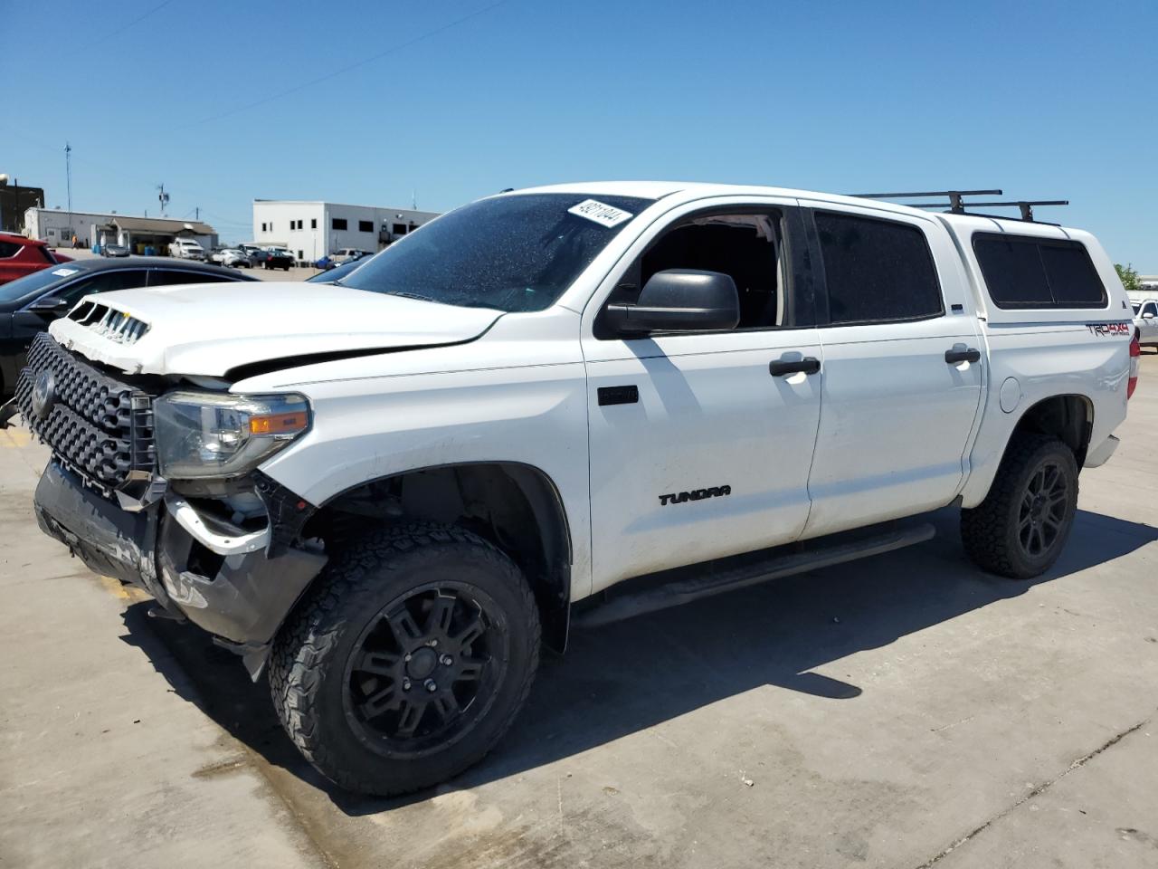 TOYOTA TUNDRA 2018 5tfdy5f18jx720324