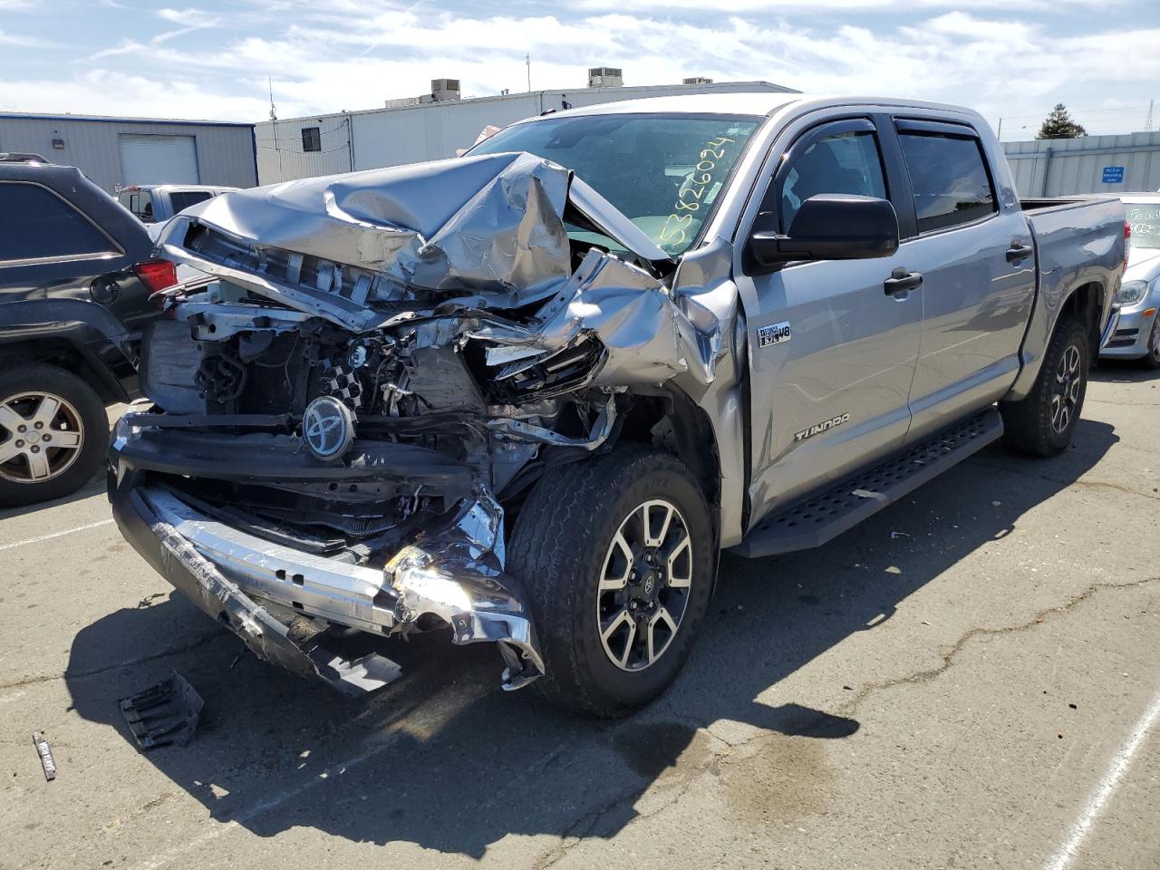 TOYOTA TUNDRA 2018 5tfdy5f18jx752769