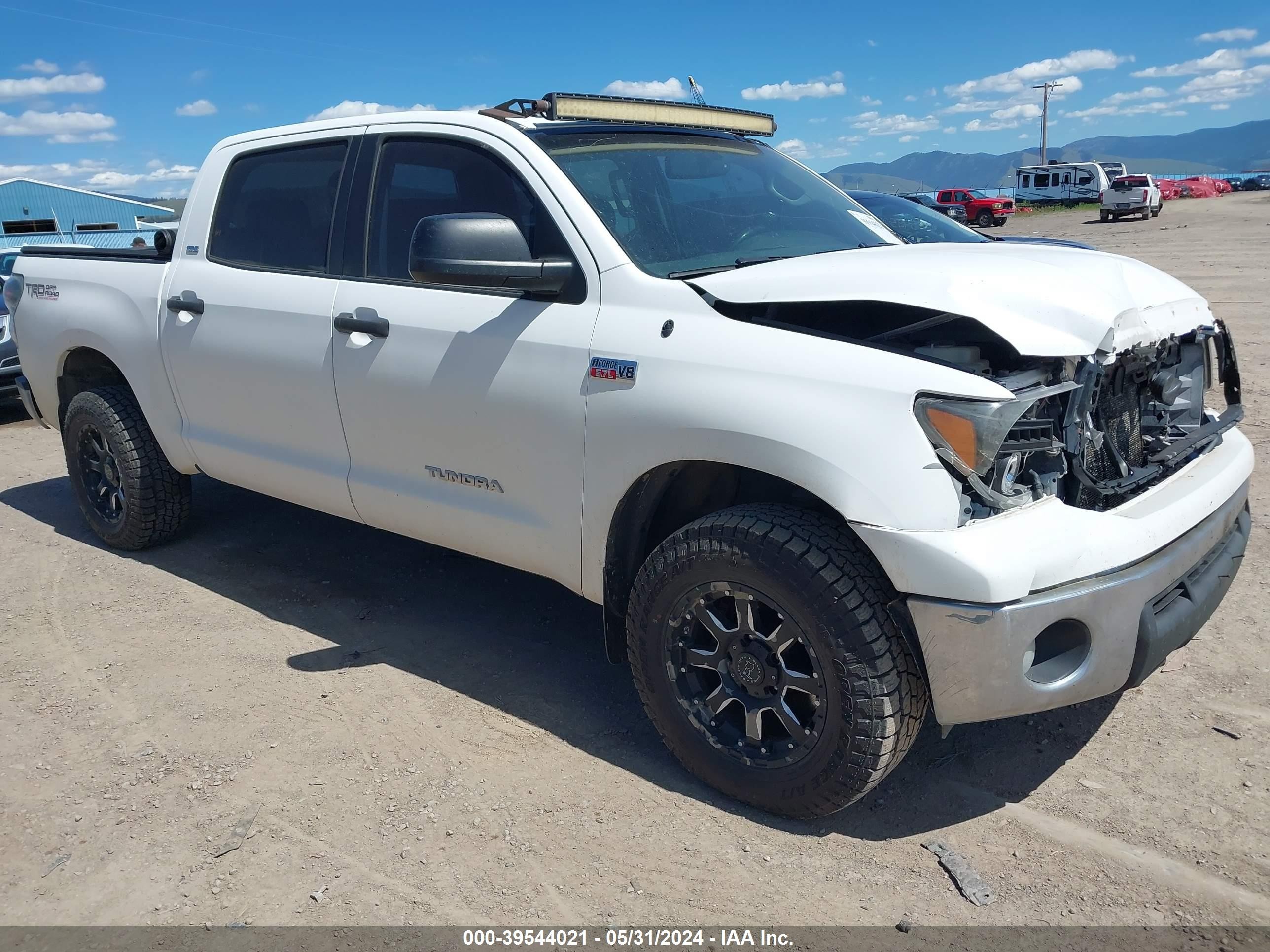 TOYOTA TUNDRA 2010 5tfdy5f19ax144999