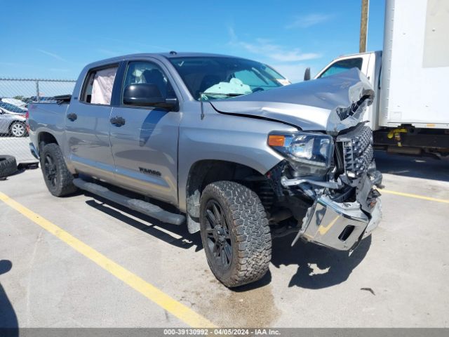 TOYOTA TUNDRA 2018 5tfem5f15jx128153