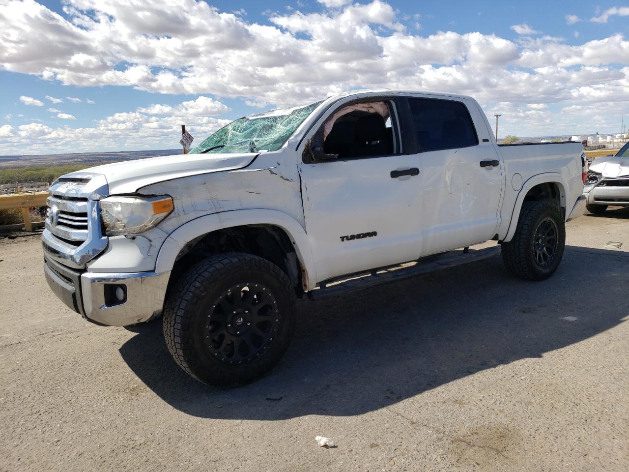 TOYOTA TUNDRA 2017 5tfem5f19hx117165