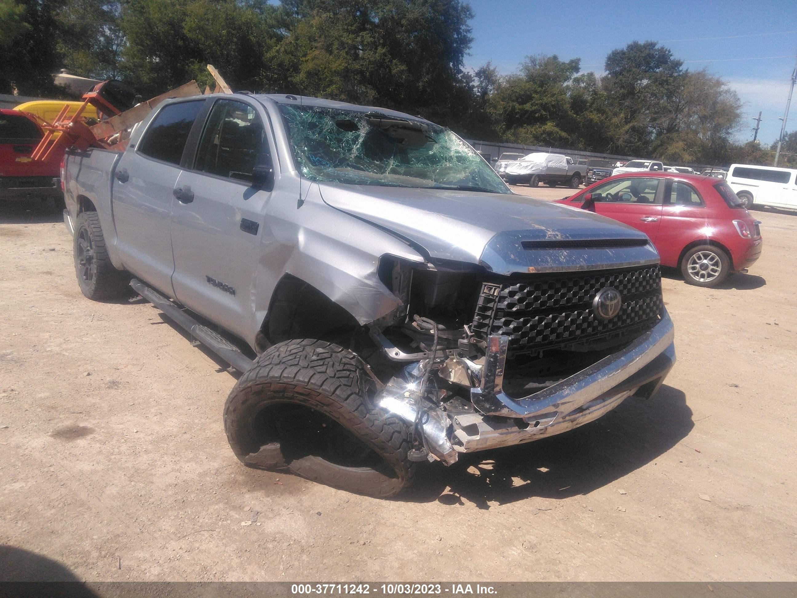 TOYOTA TUNDRA 2018 5tfey5f12jx232345