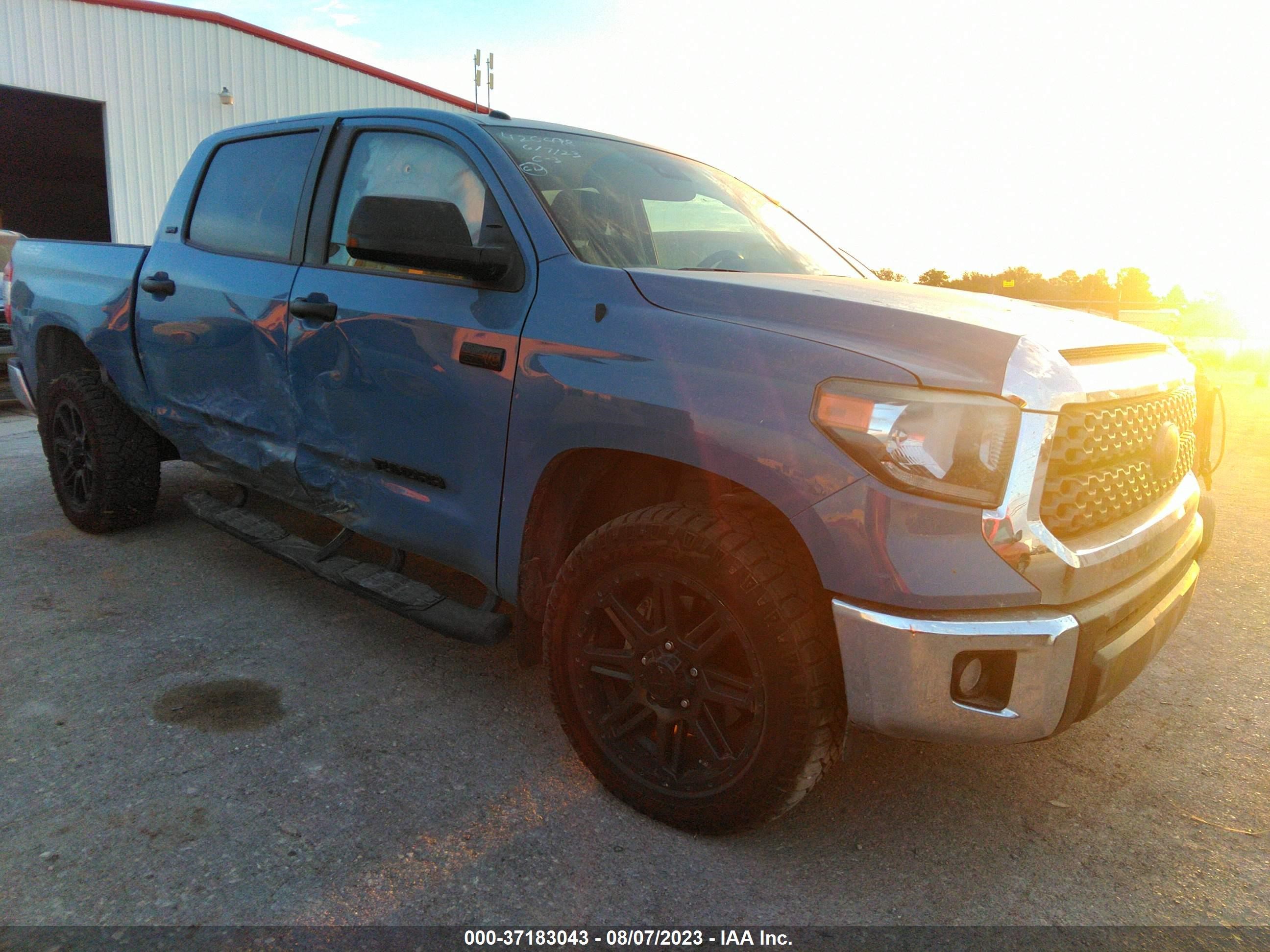 TOYOTA TUNDRA 2019 5tfey5f18kx245604