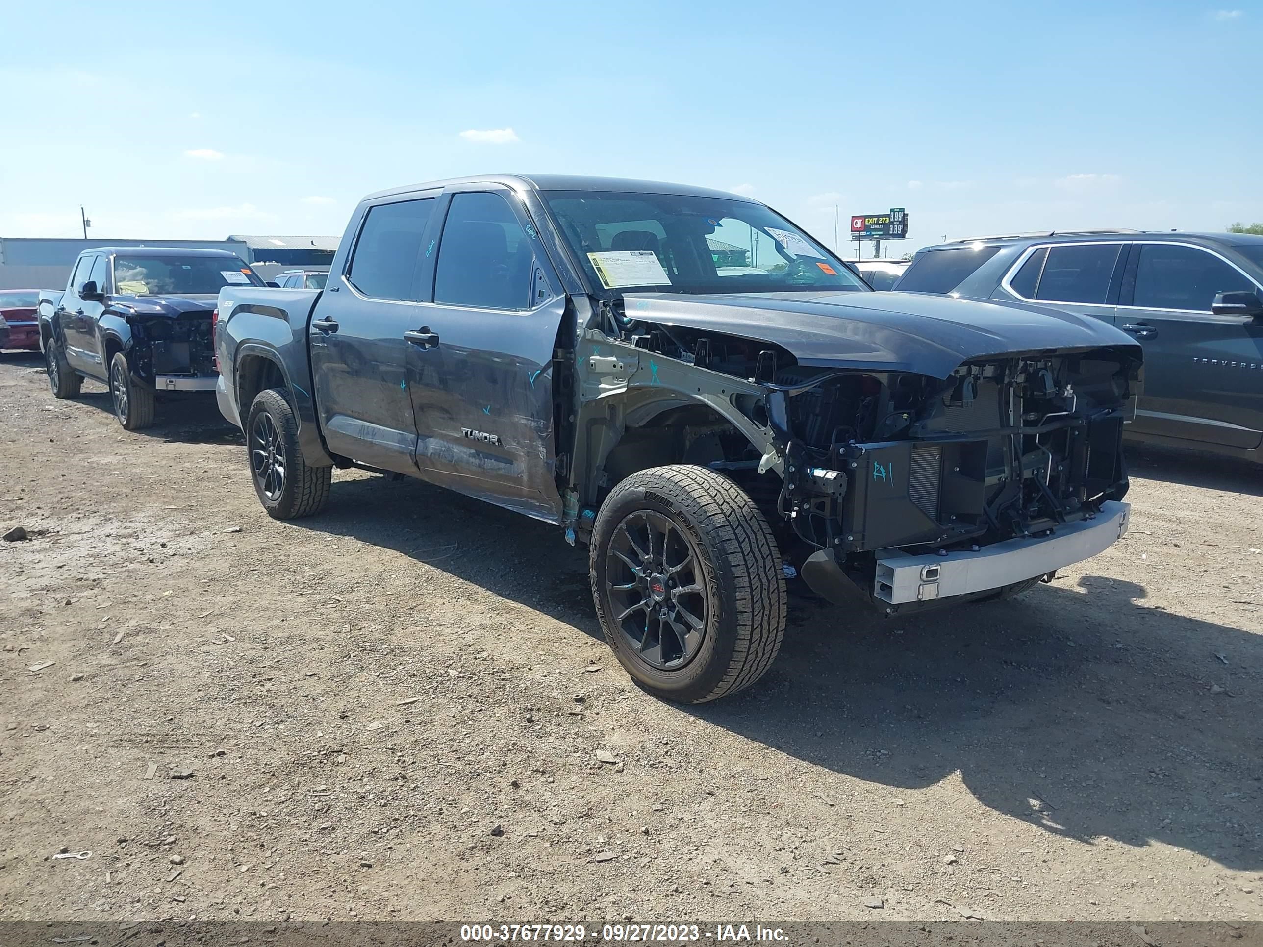 TOYOTA TUNDRA 2023 5tfla5db0px071297