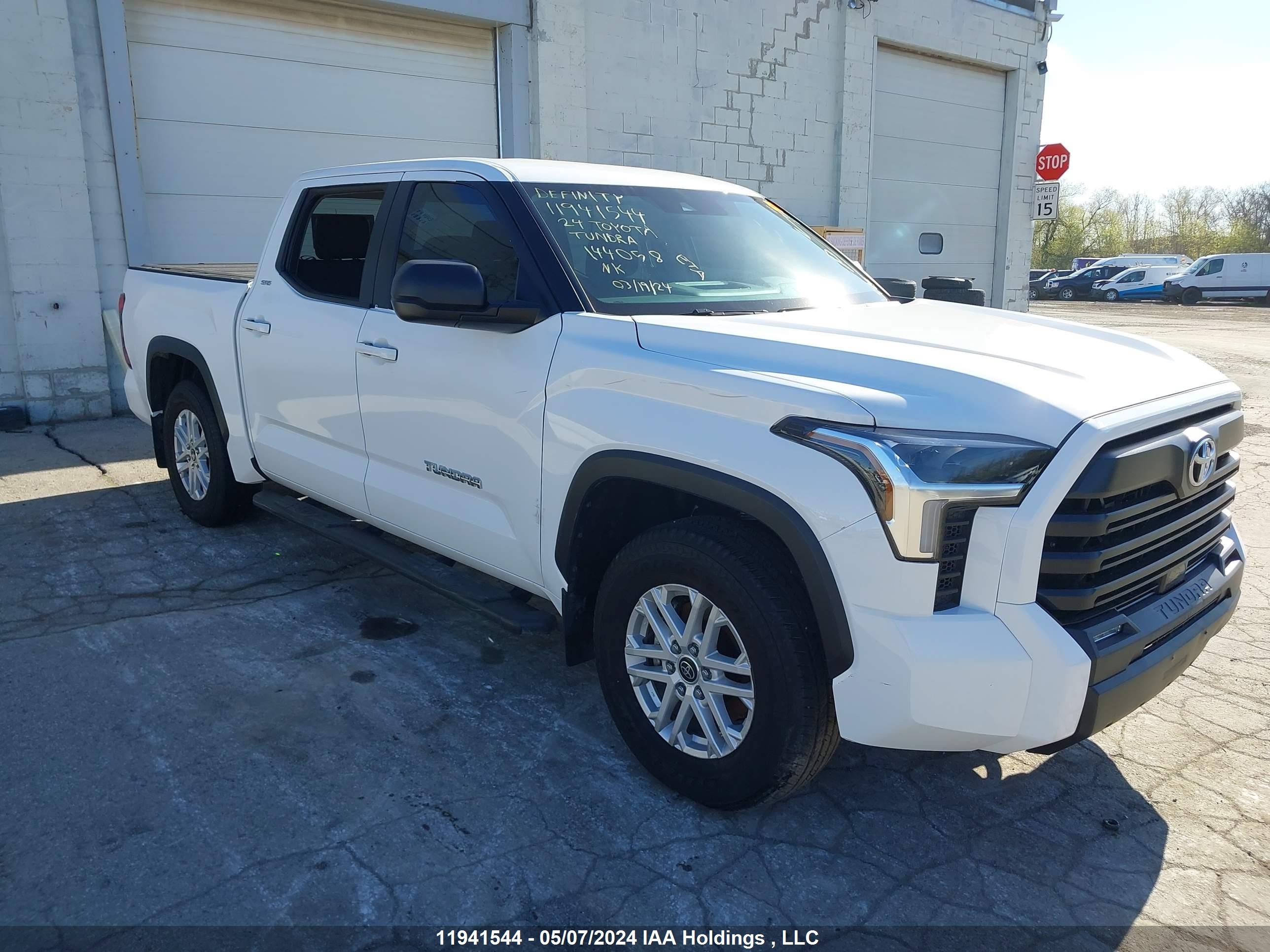 TOYOTA TUNDRA 2024 5tfla5db4rx144058