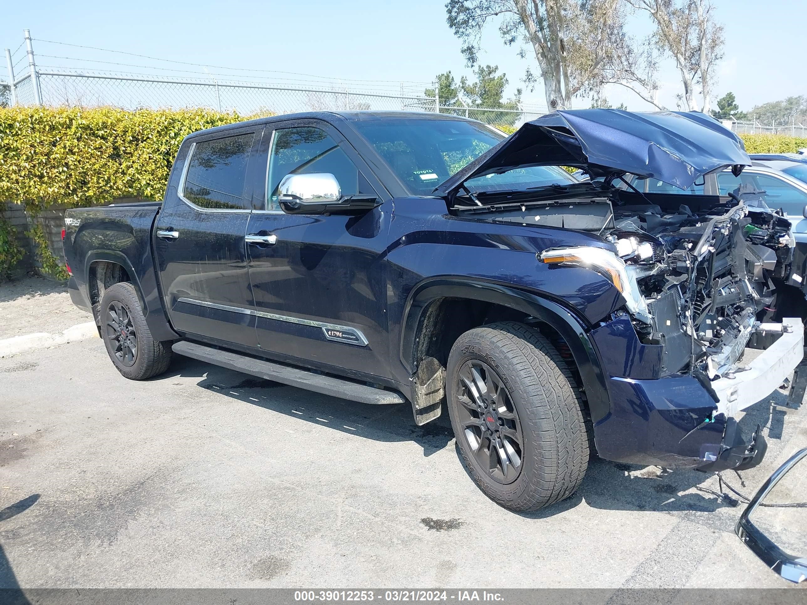 TOYOTA TUNDRA 2023 5tfma5db3px129066