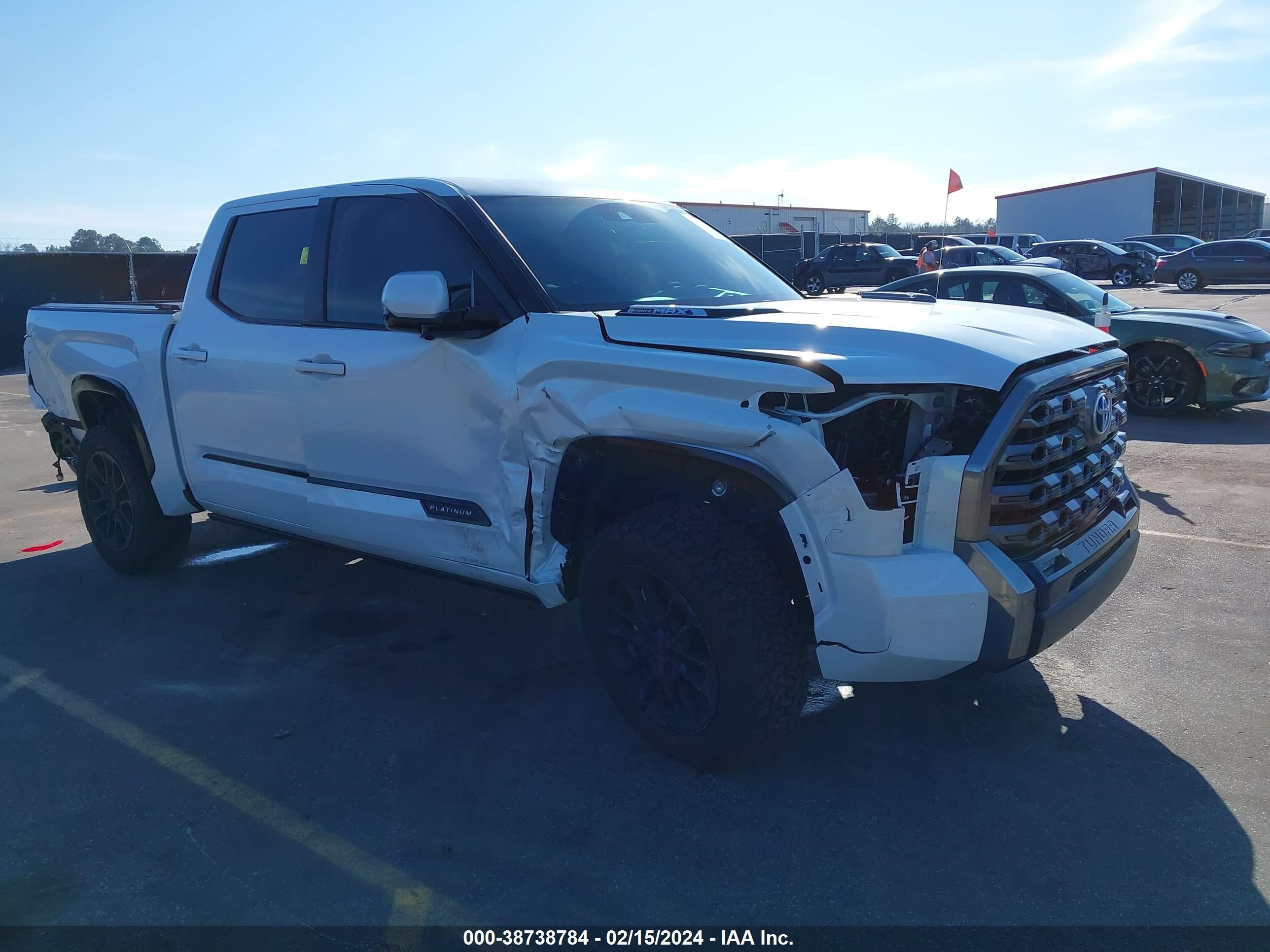 TOYOTA TUNDRA 2024 5tfnc5db3rx041393