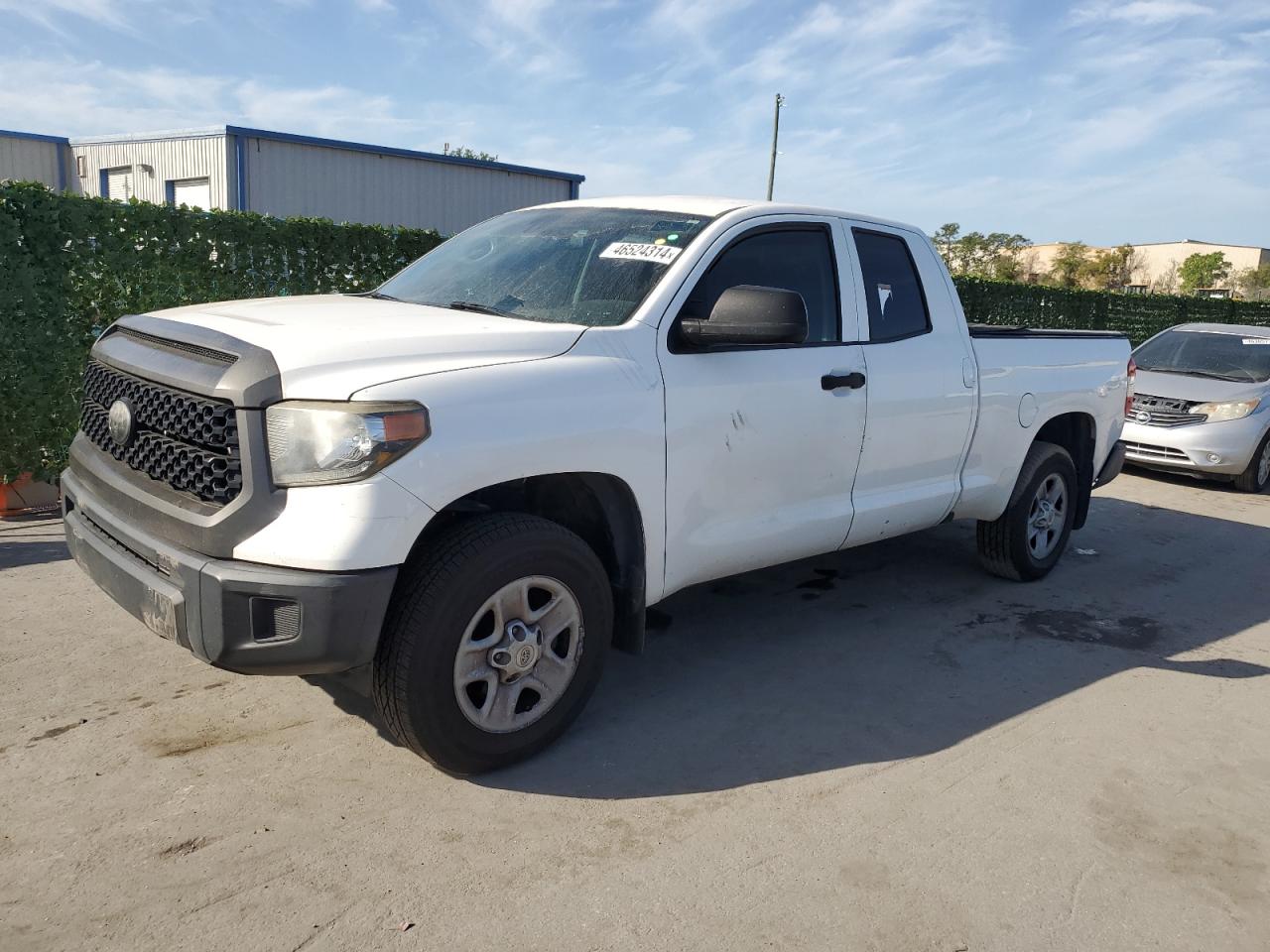 TOYOTA TUNDRA 2018 5tfrm5f10jx127431