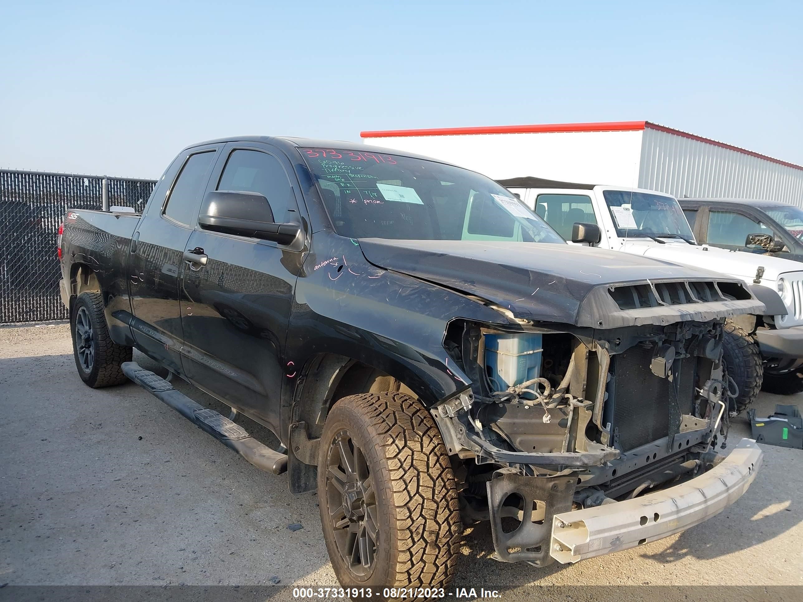 TOYOTA TUNDRA 2019 5tfrm5f17kx140176