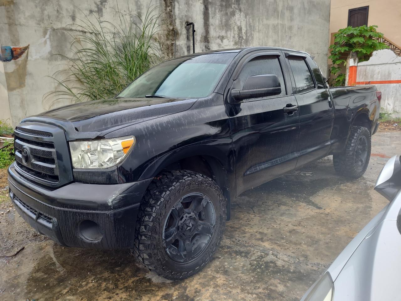 TOYOTA TUNDRA 2010 5tfrm5f18ax010891