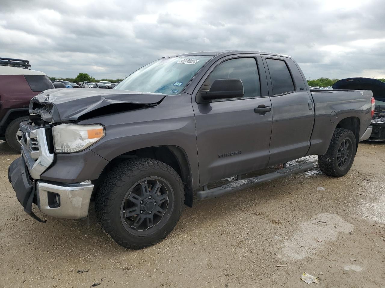 TOYOTA TUNDRA 2017 5tfrm5f18hx117255