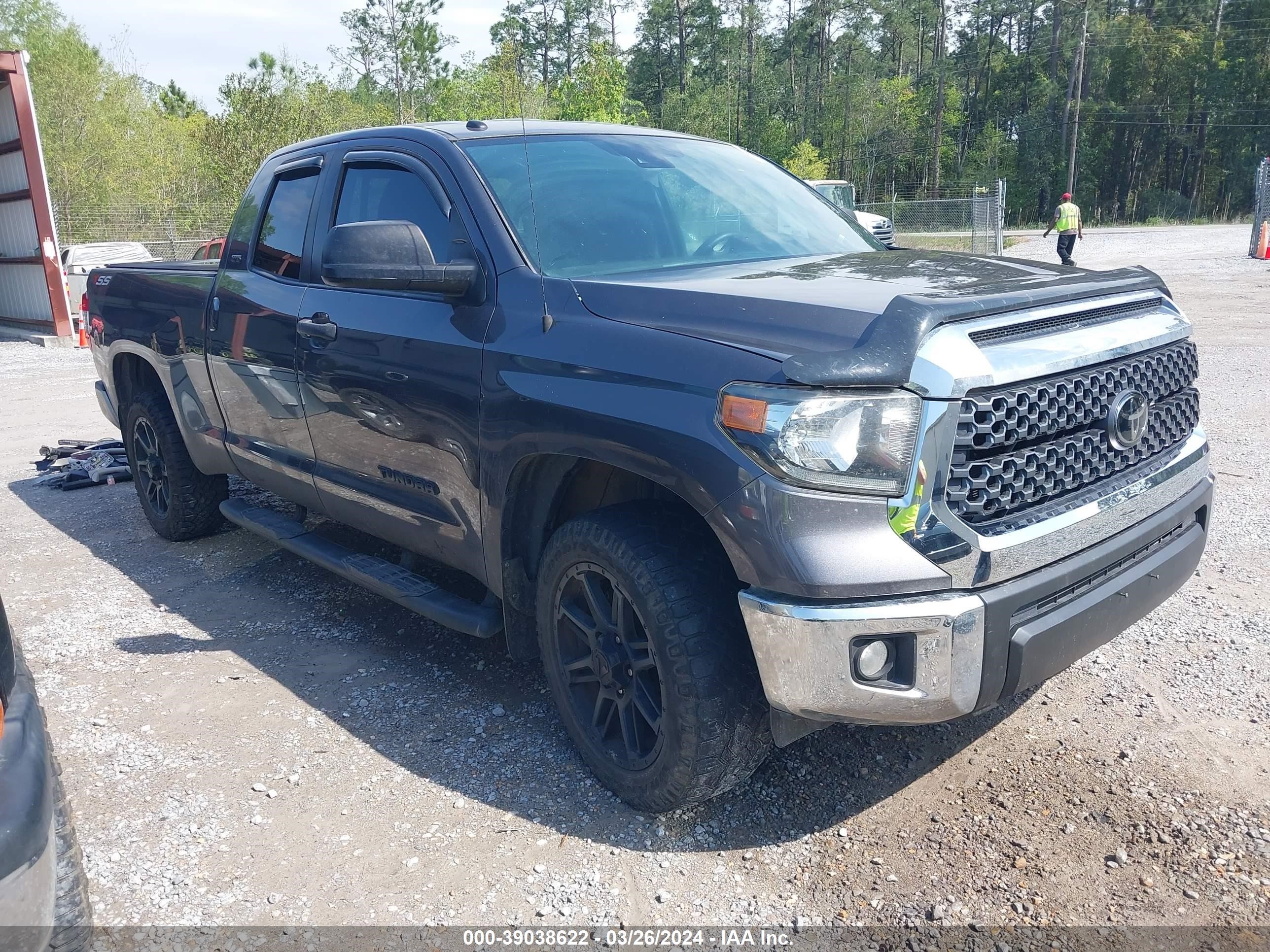 TOYOTA TUNDRA 2019 5tfrm5f18kx137853