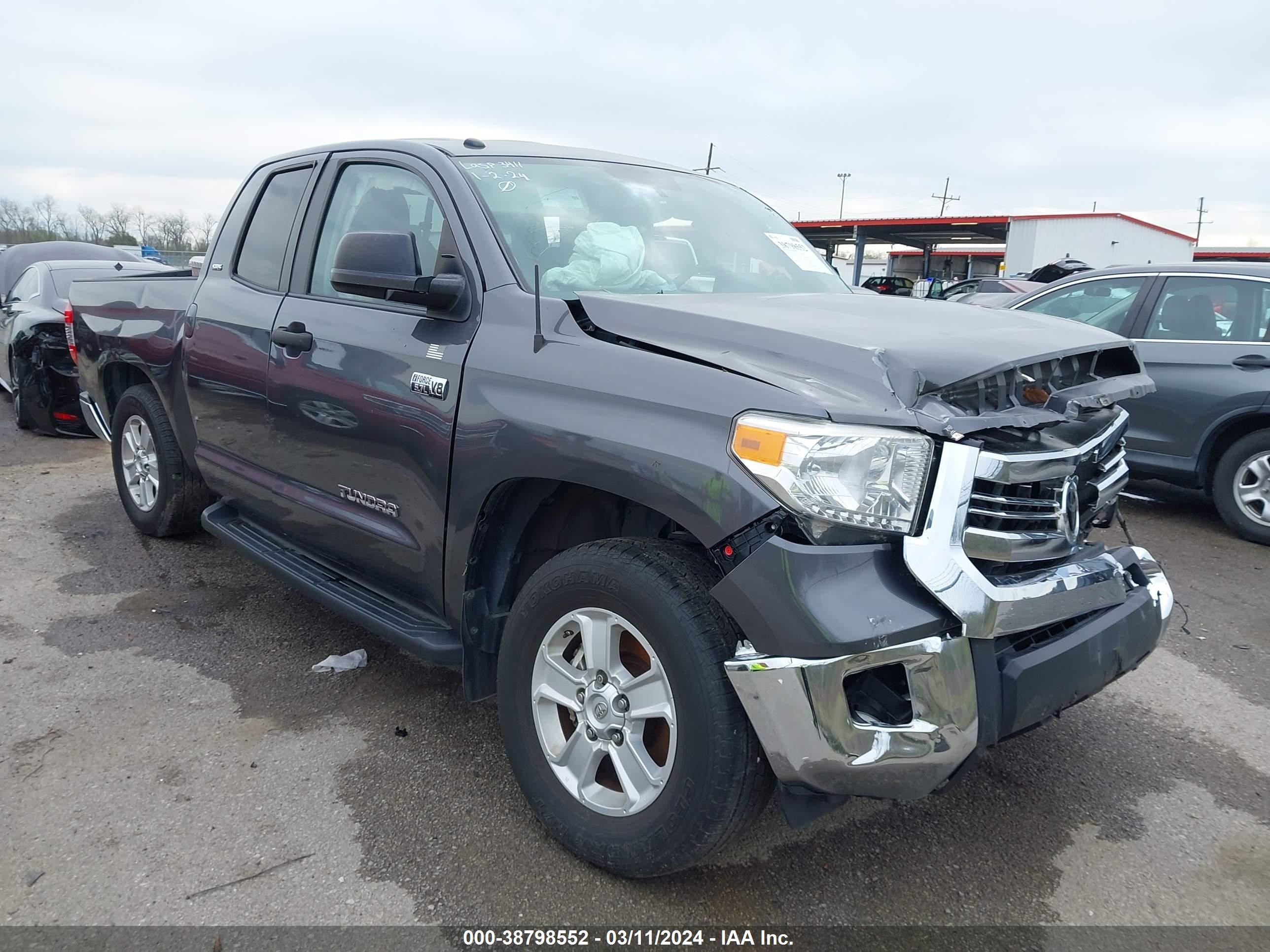 TOYOTA TUNDRA 2017 5tfrw5f11hx220009