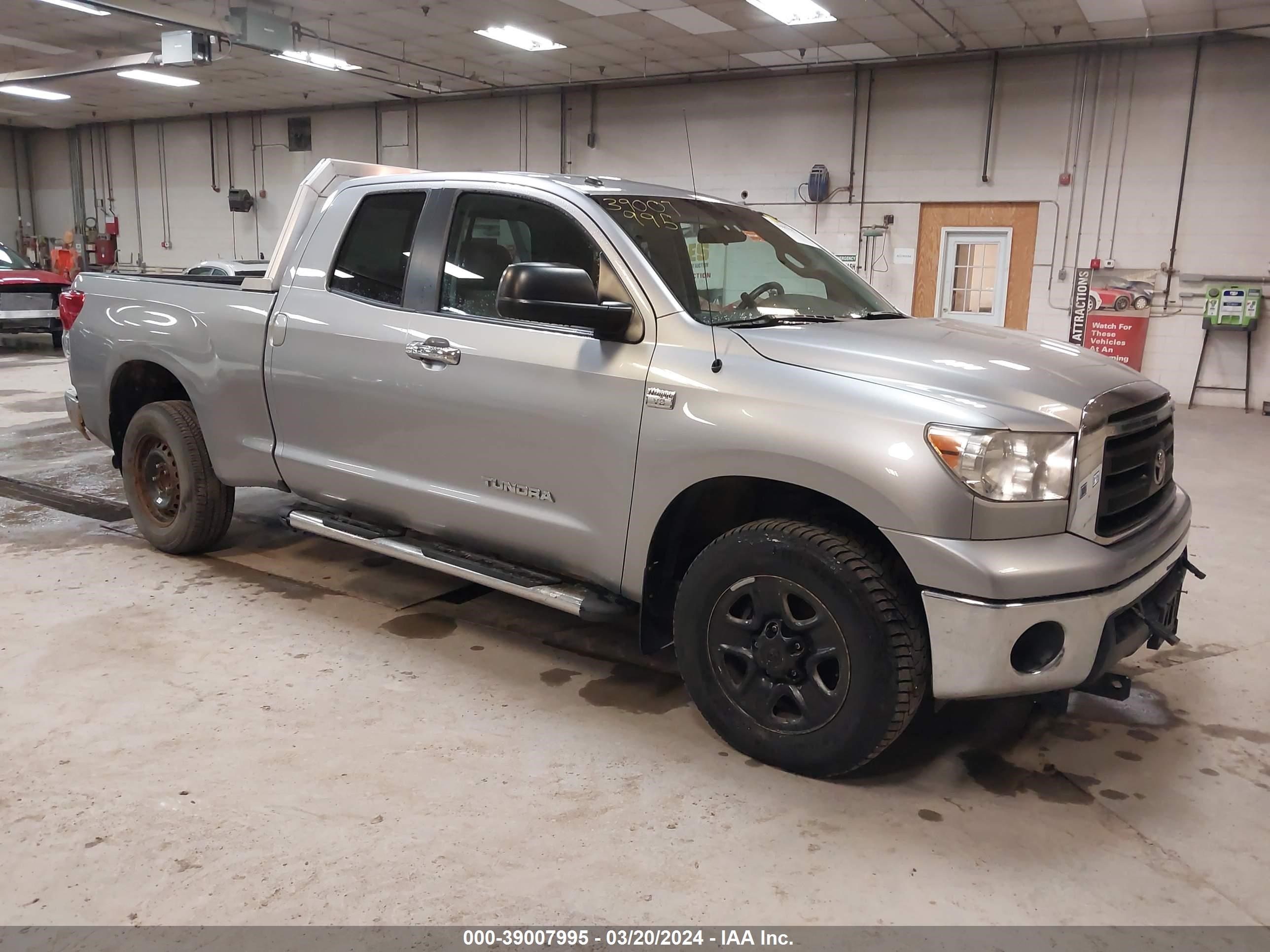 TOYOTA TUNDRA 2010 5tfum5f11ax004991