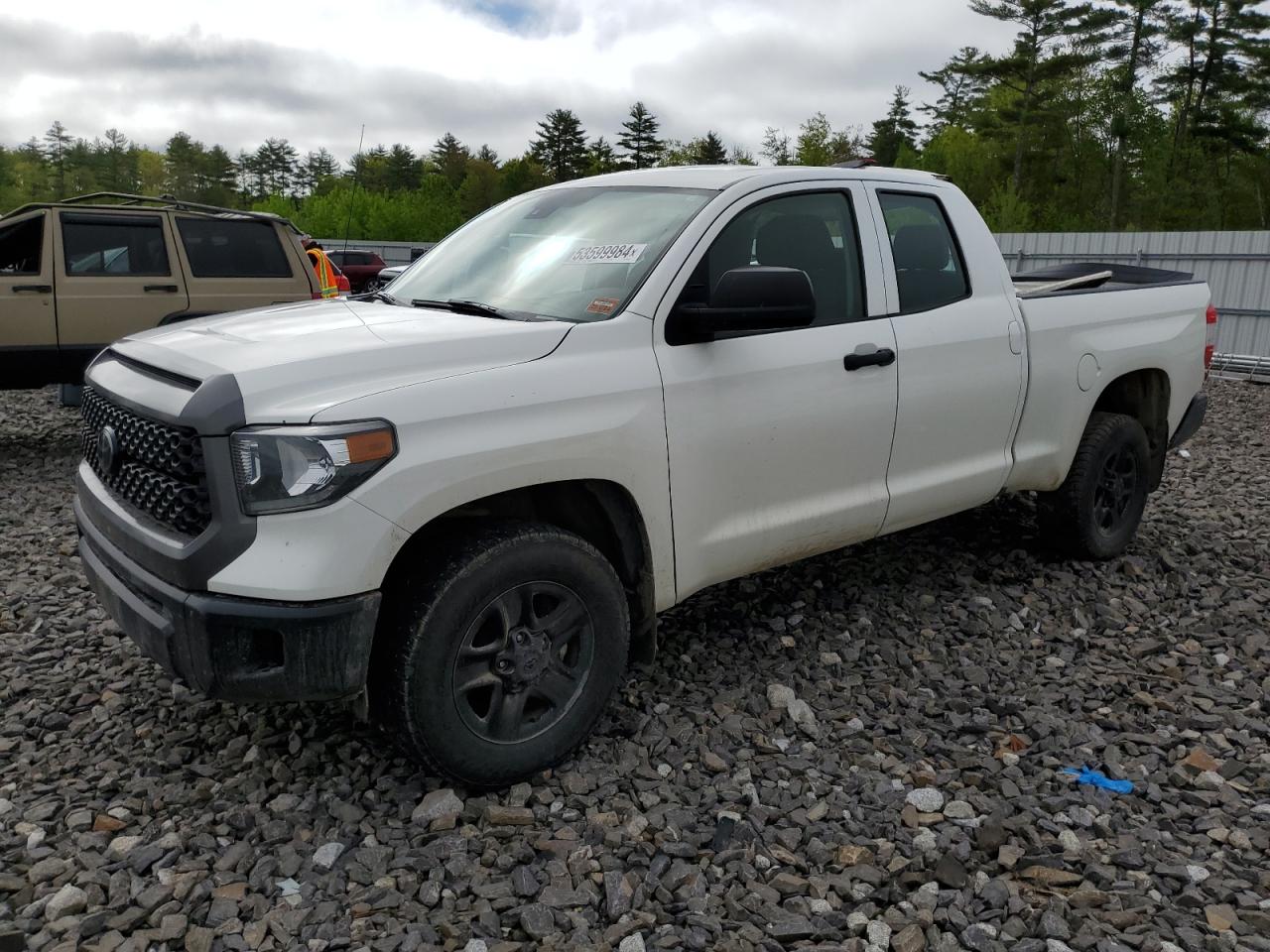 TOYOTA TUNDRA 2018 5tfum5f14jx075618