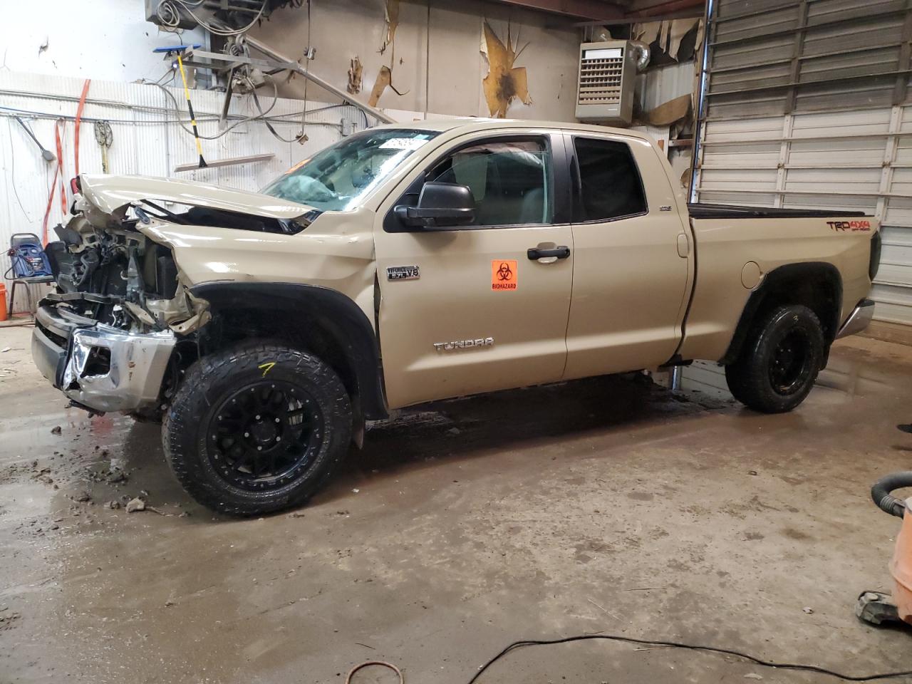 TOYOTA TUNDRA 2018 5tfuy5f14jx727691