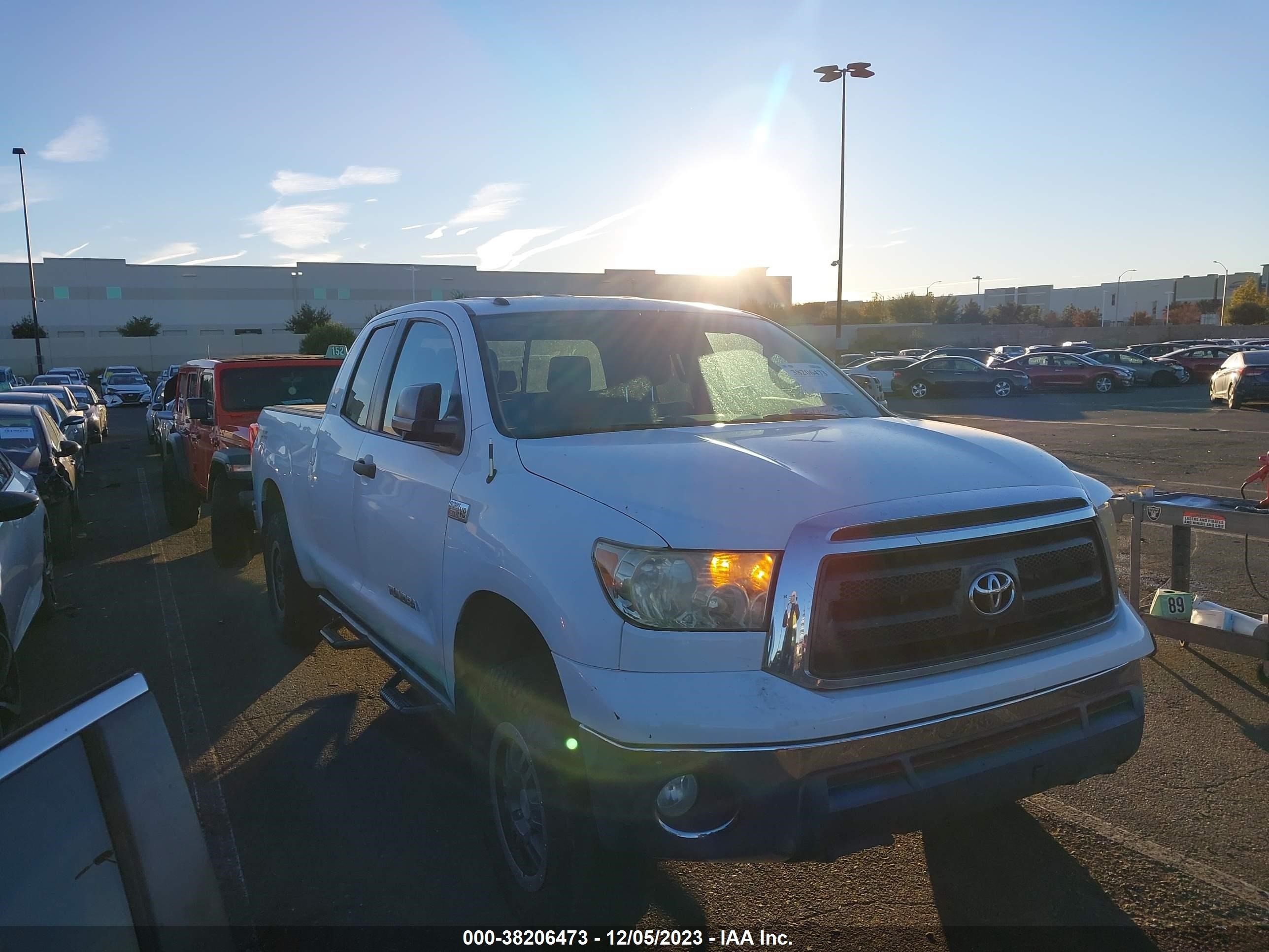 TOYOTA TUNDRA 2010 5tfuy5f15ax128122