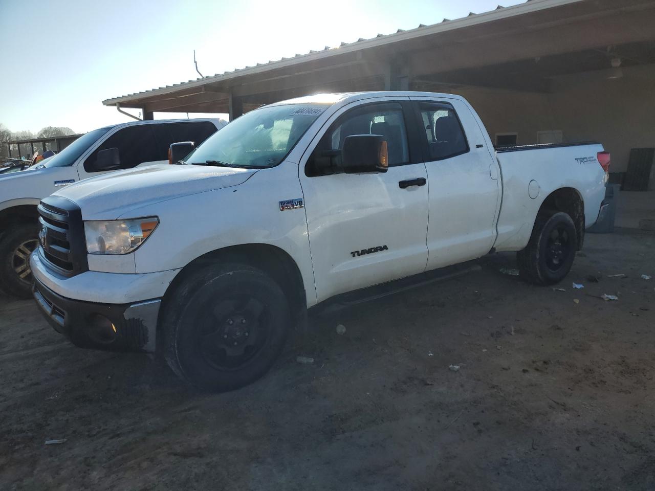 TOYOTA TUNDRA 2011 5tfuy5f15bx181596