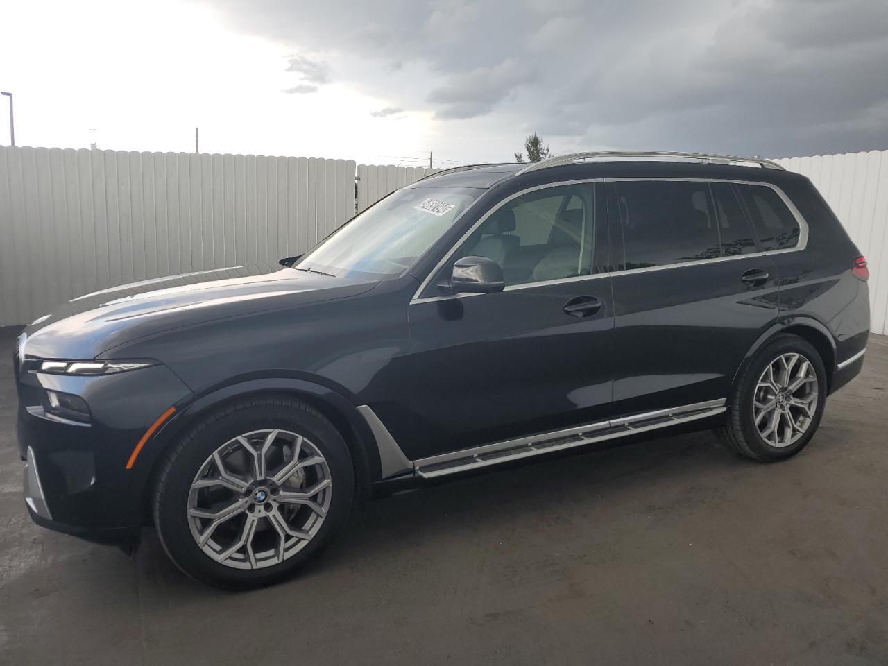 BMW X7 2024 5ux23em0xr9v08913