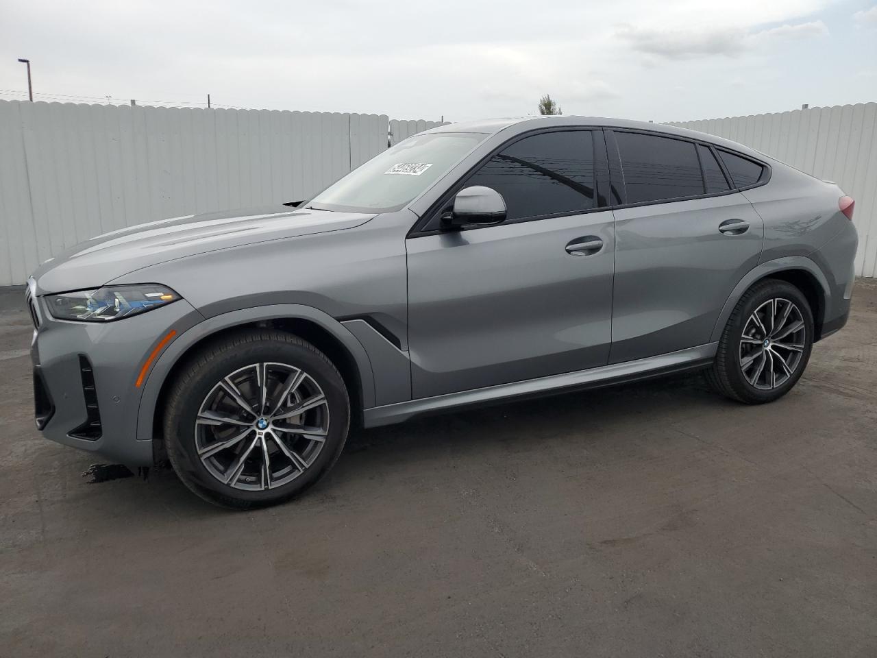 BMW X6 2024 5ux33ex00r9v15627