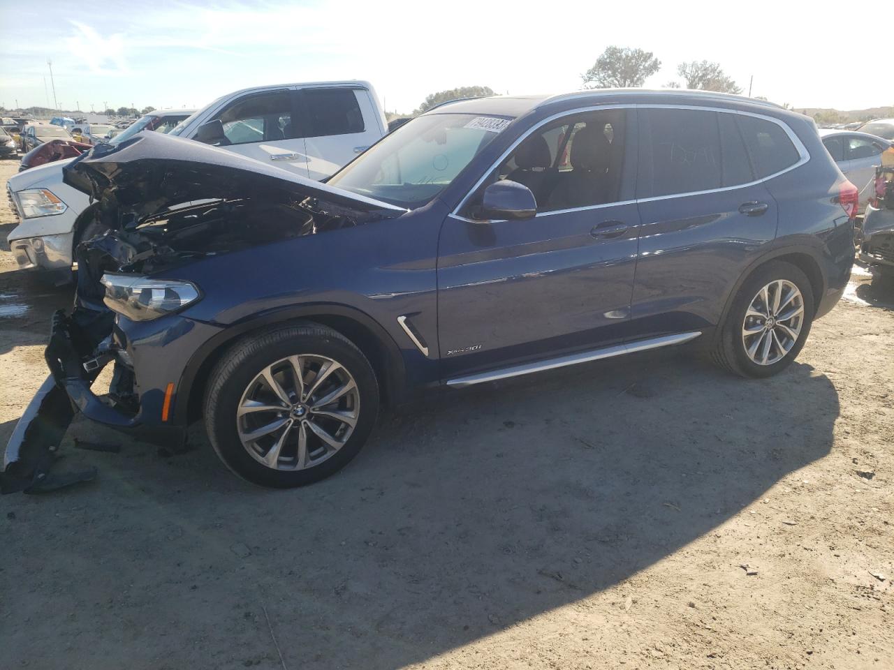 BMW X3 2018 5uxtr9c55jld64687