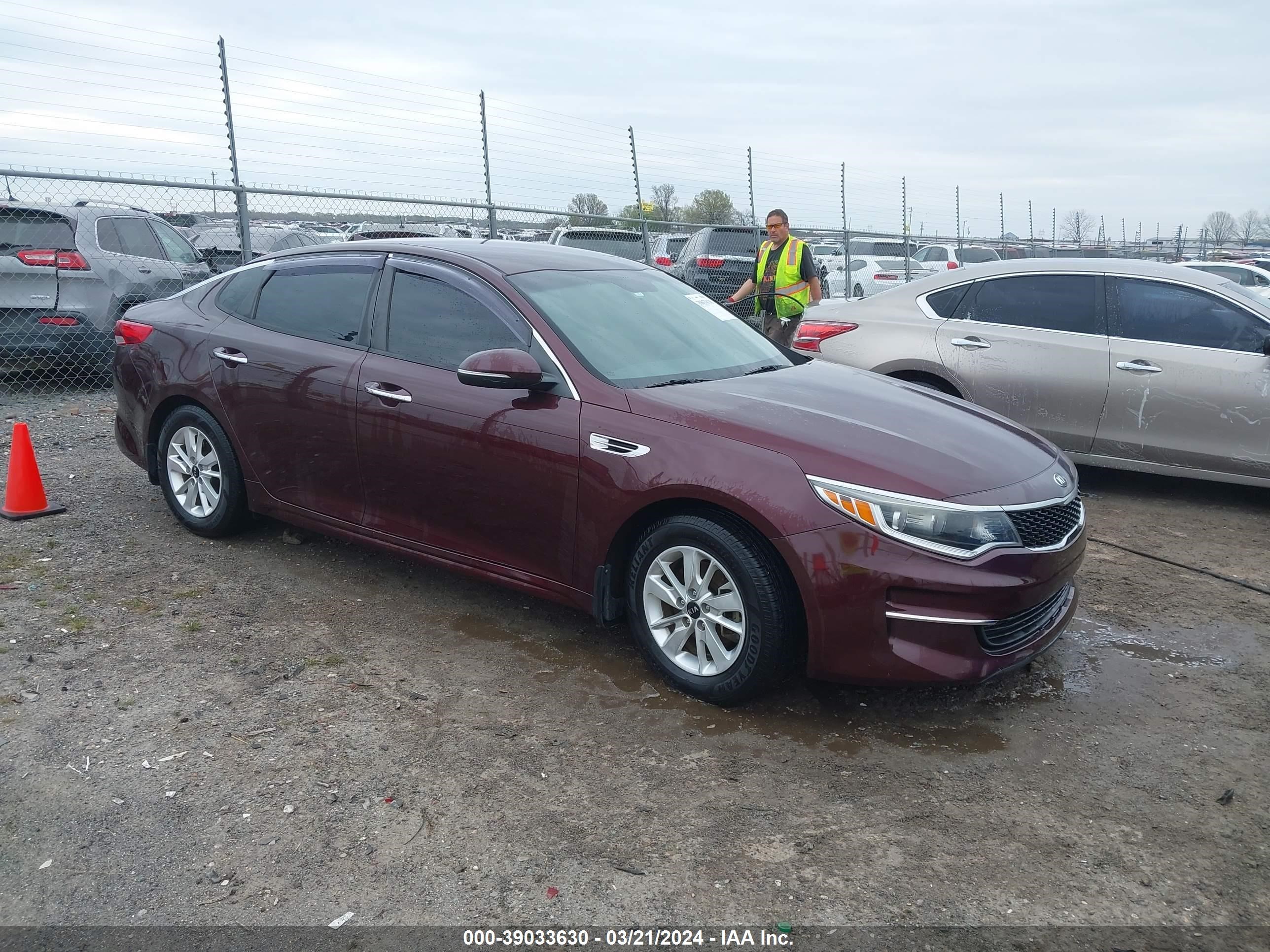 KIA OPTIMA 2017 5xxgt4l30hg129708