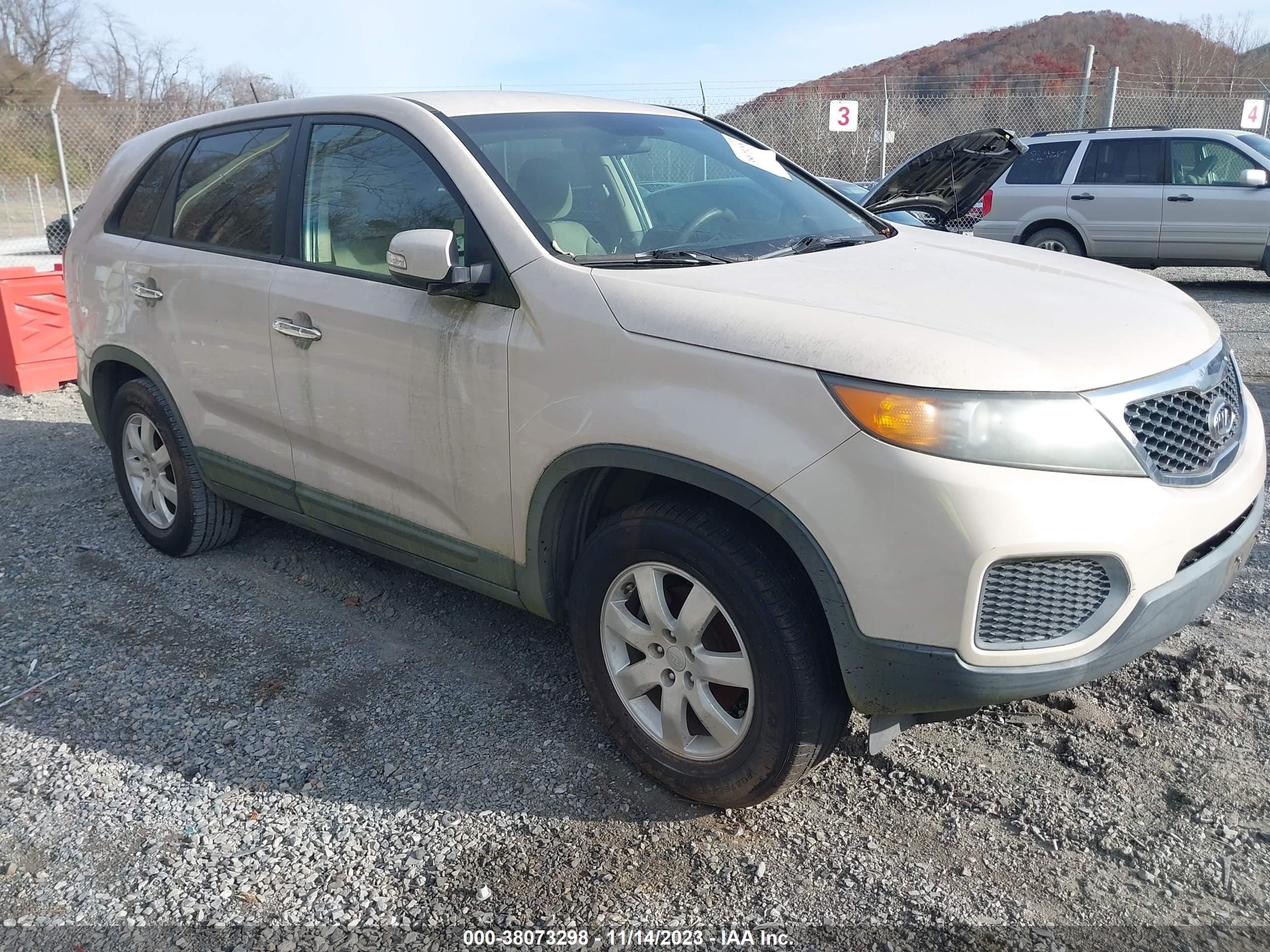 KIA SORENTO 2011 5xykt3a10bg033361