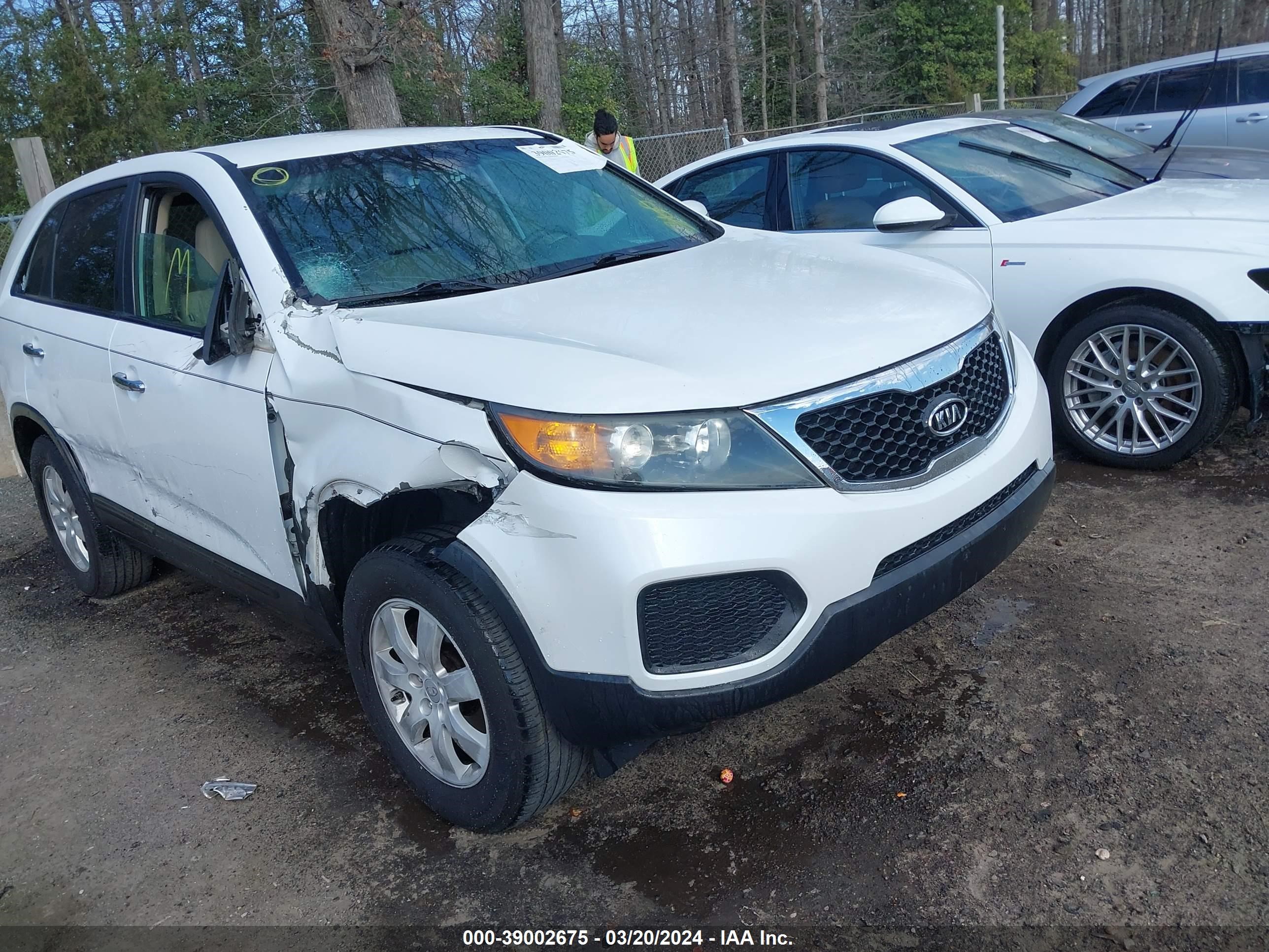 KIA SORENTO 2011 5xykt3a11bg007819