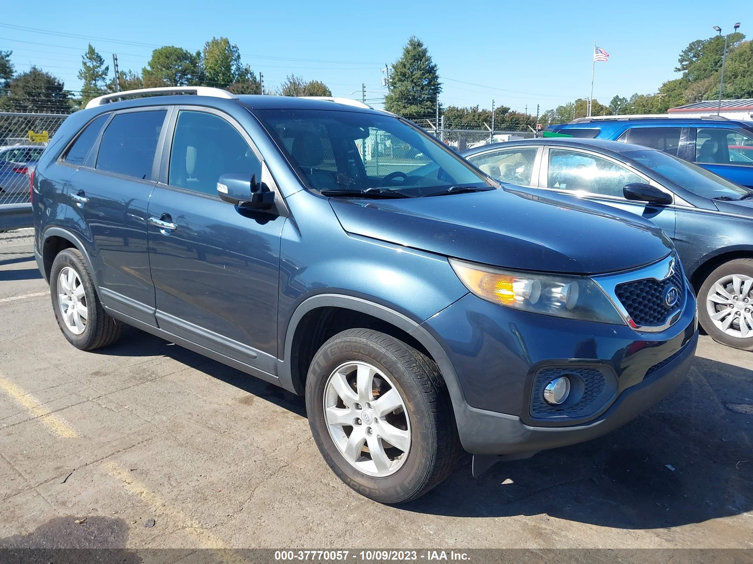 KIA SORENTO 2011 5xykt3a11bg093794