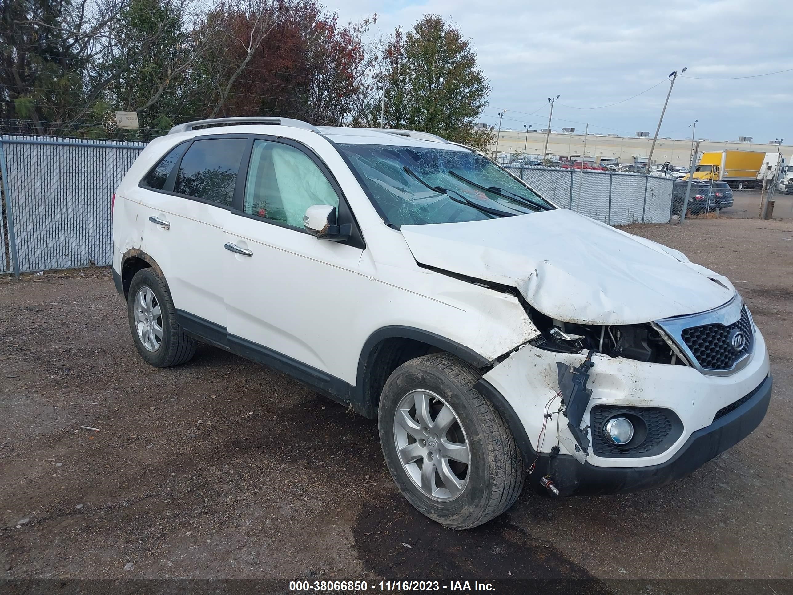 KIA SORENTO 2011 5xykt3a14bg084250