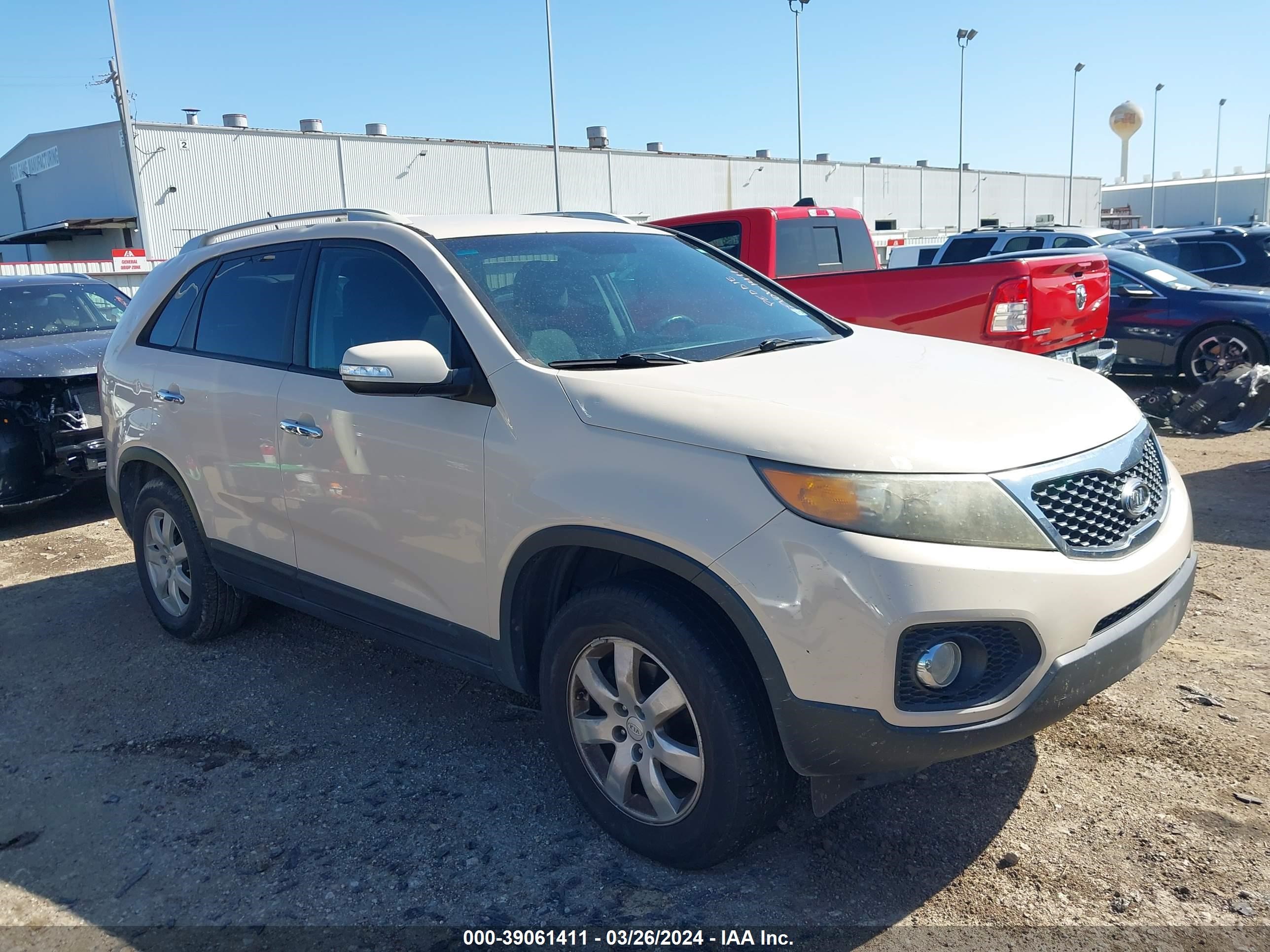 KIA SORENTO 2011 5xykt3a15bg109351