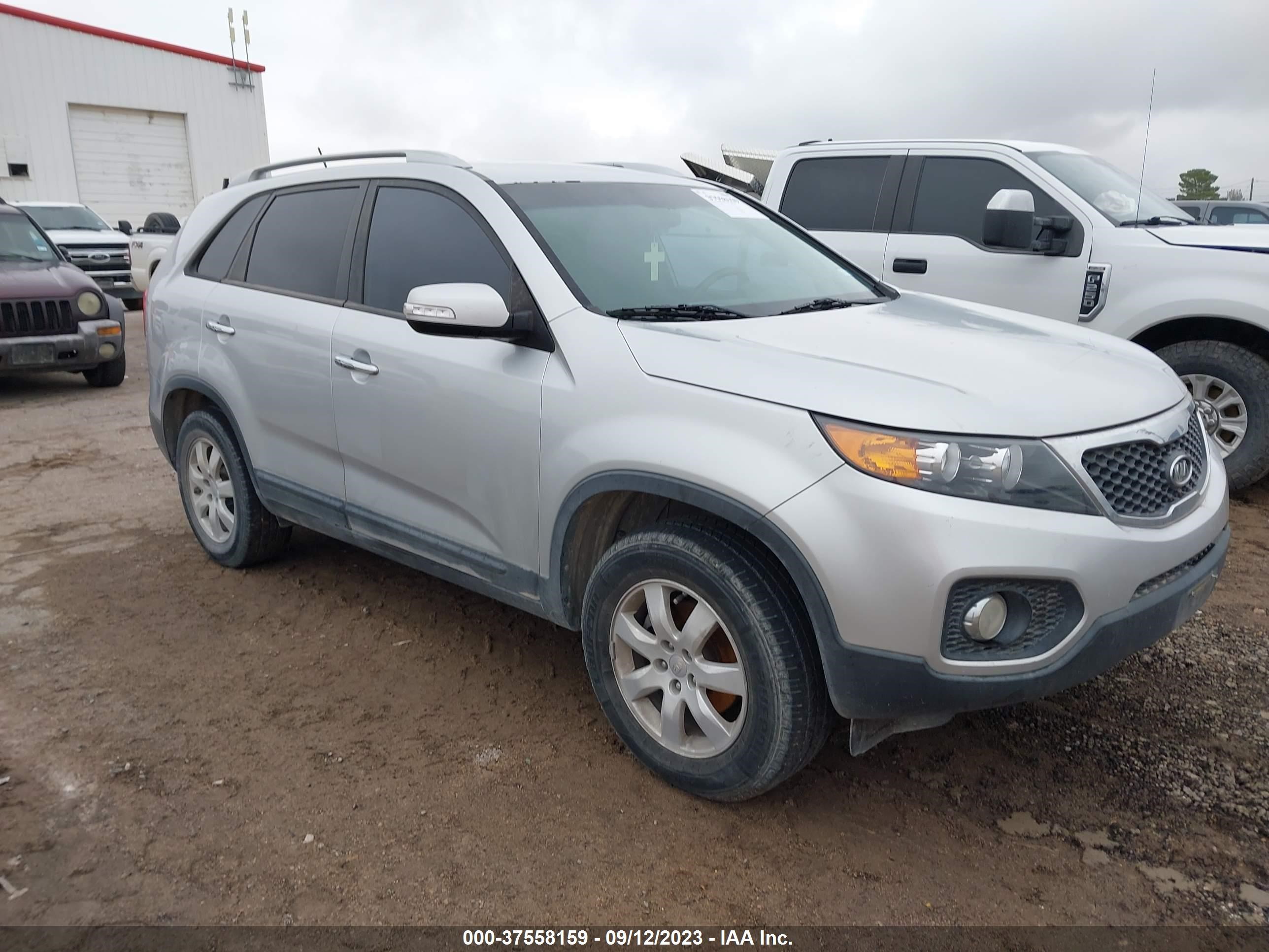 KIA SORENTO 2011 5xykt3a1xbg024411