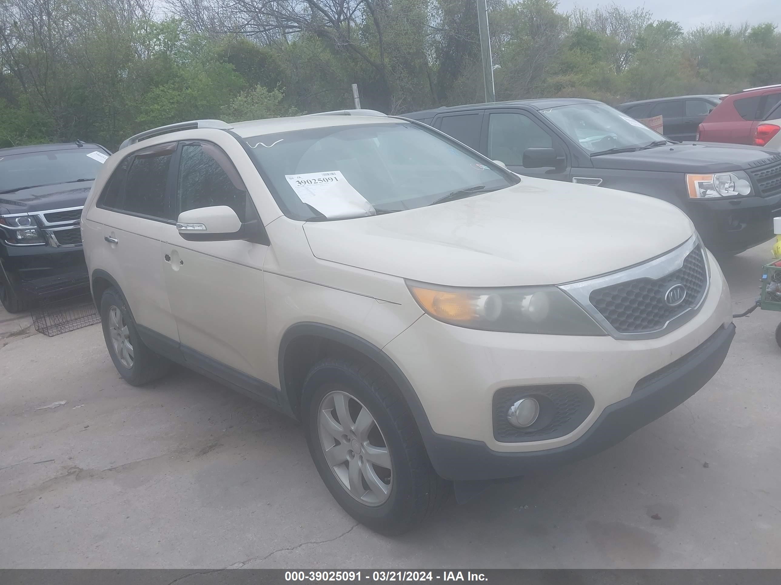 KIA SORENTO 2011 5xykt4a13bg090756