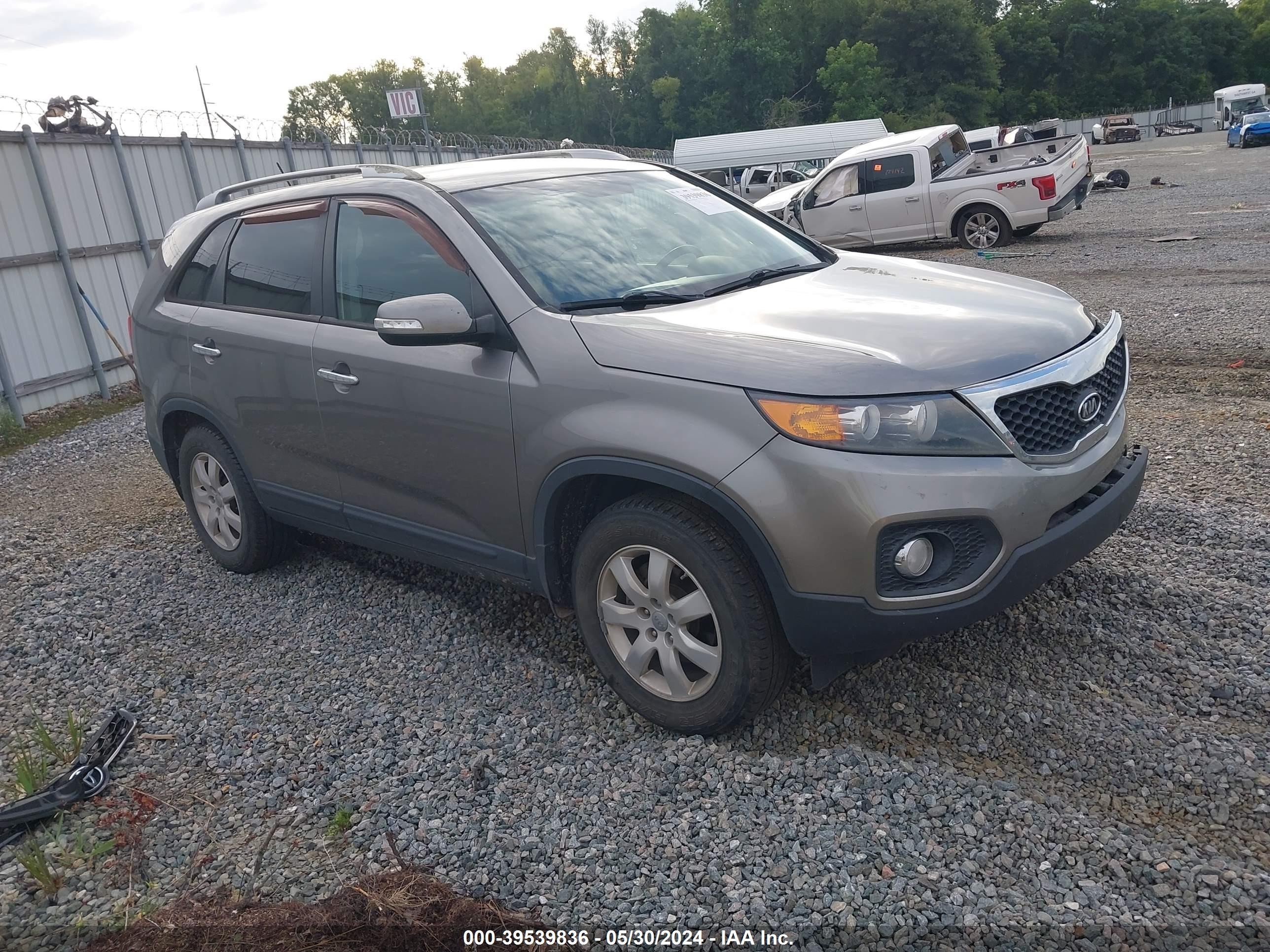 KIA SORENTO 2013 5xykt4a60dg326844