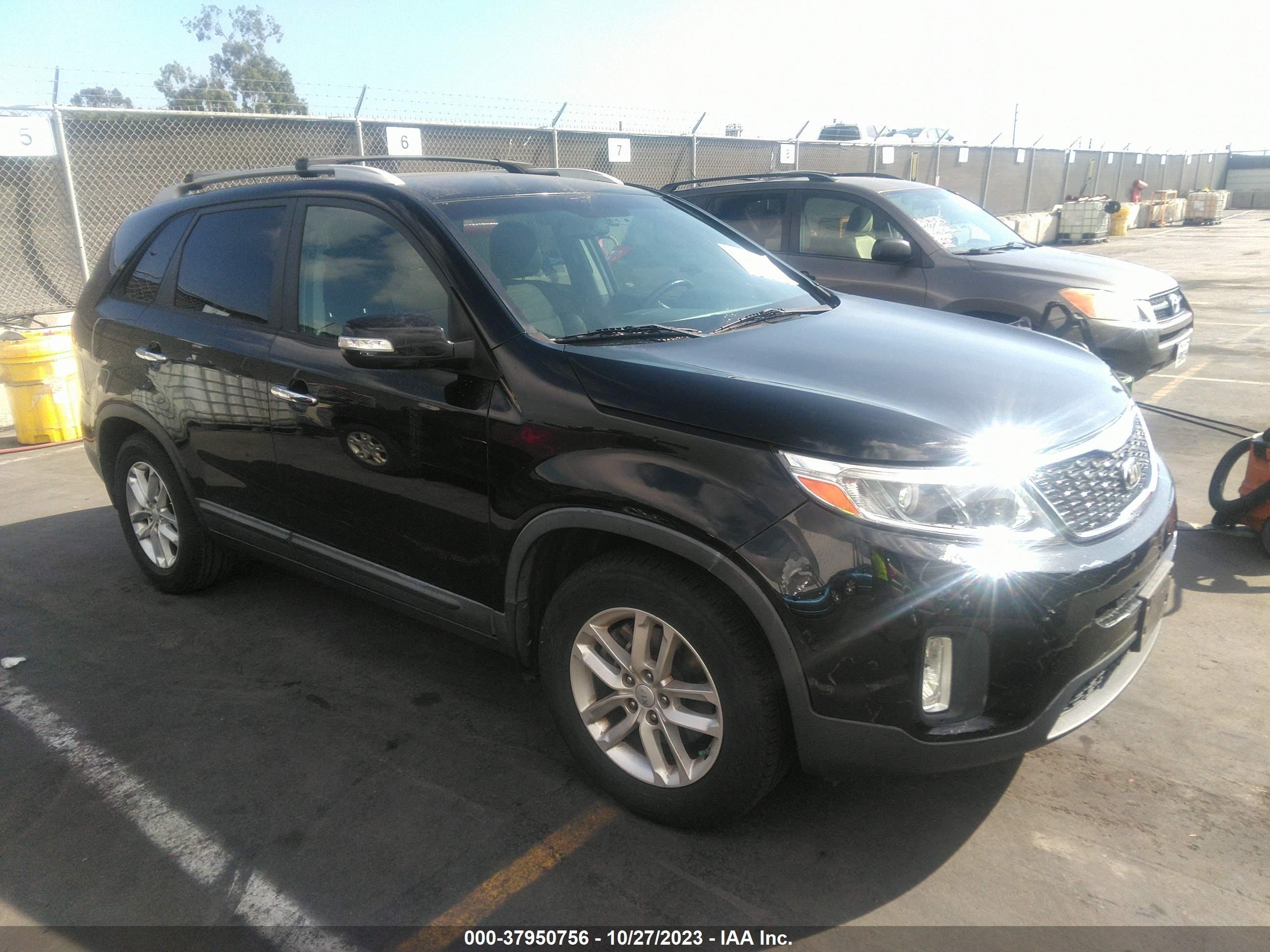 KIA SORENTO 2015 5xykt4a60fg605911