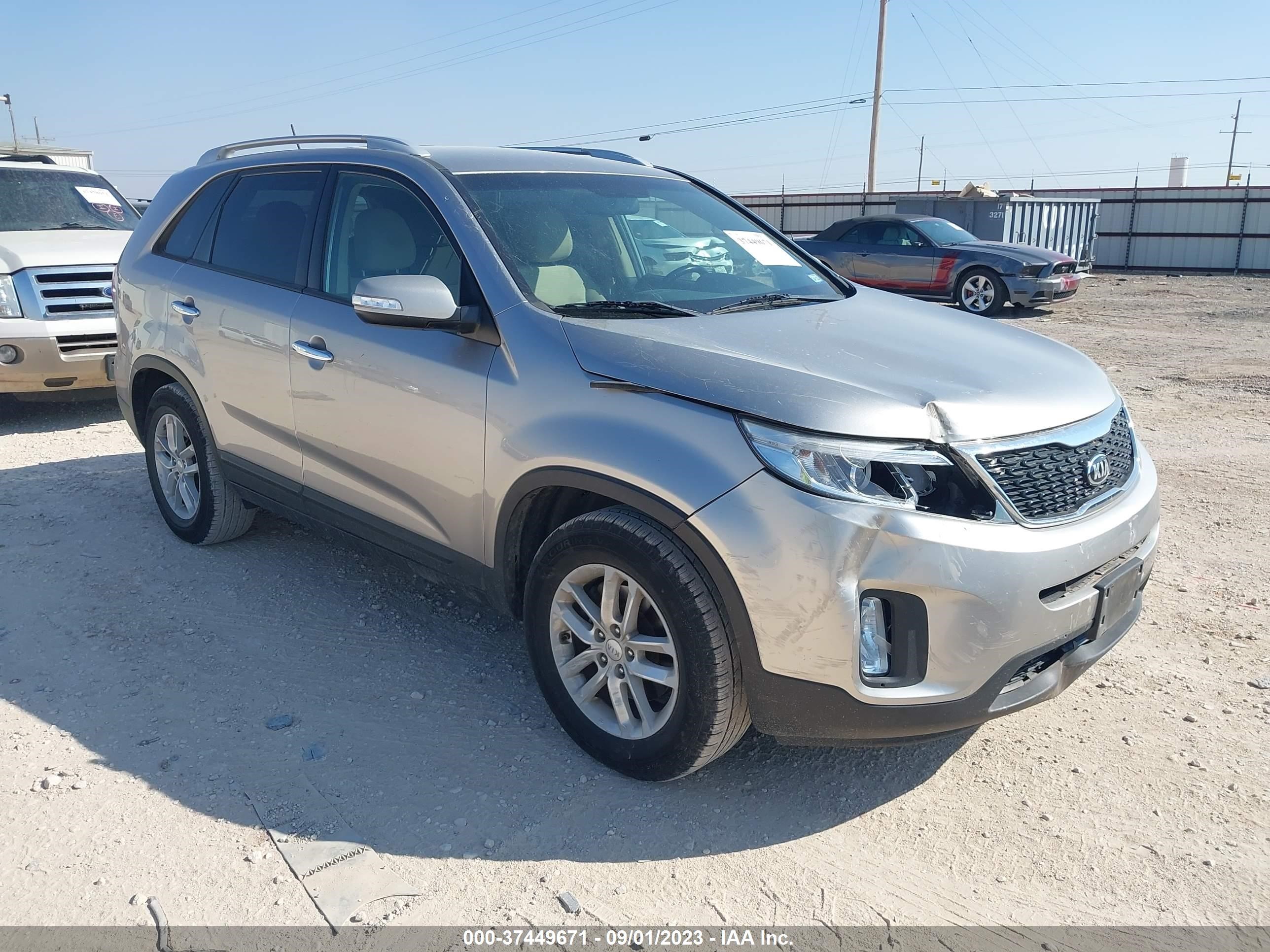 KIA SORENTO 2015 5xykt4a66fg563924