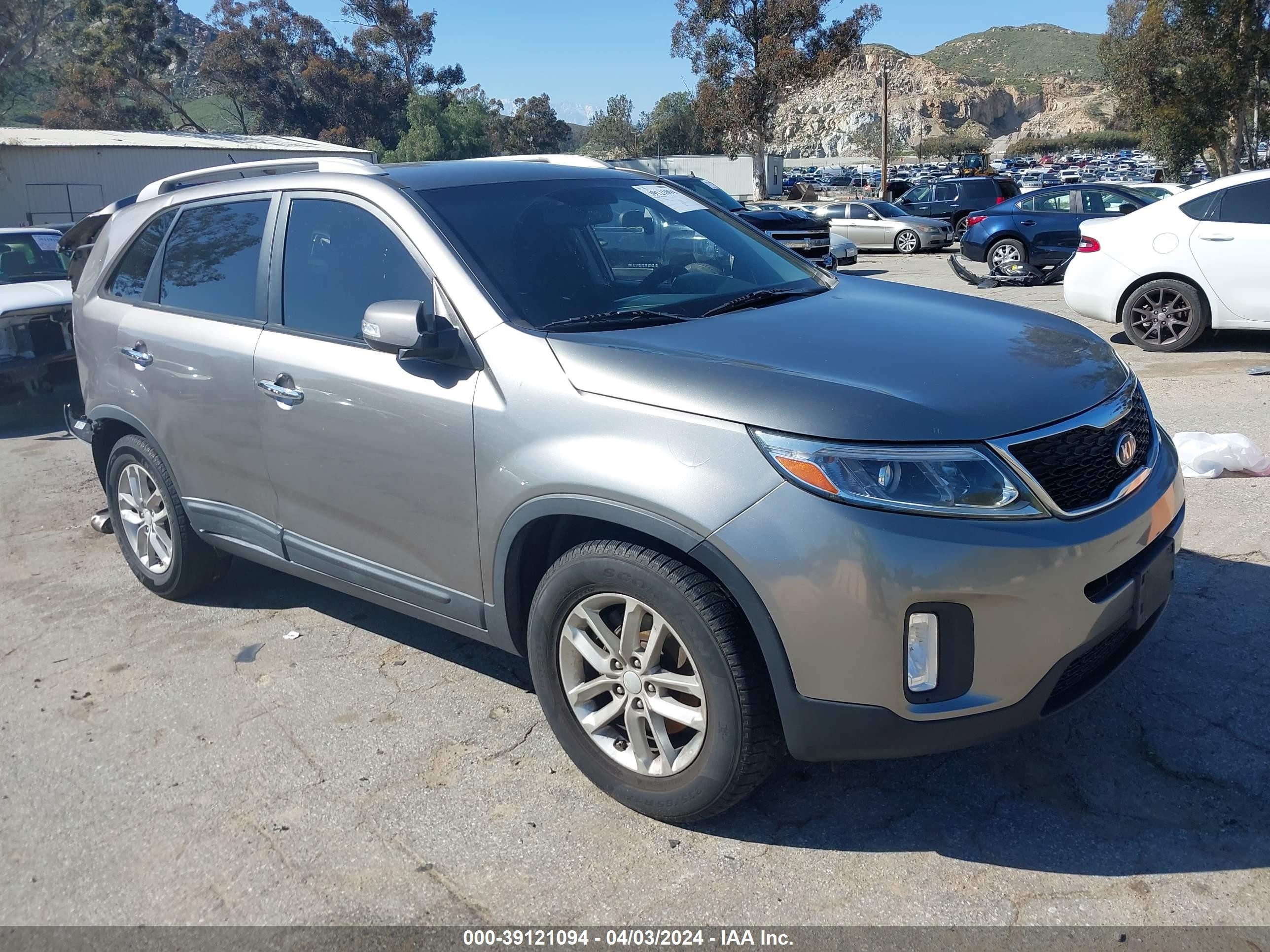 KIA SORENTO 2015 5xykt4a67fg658010