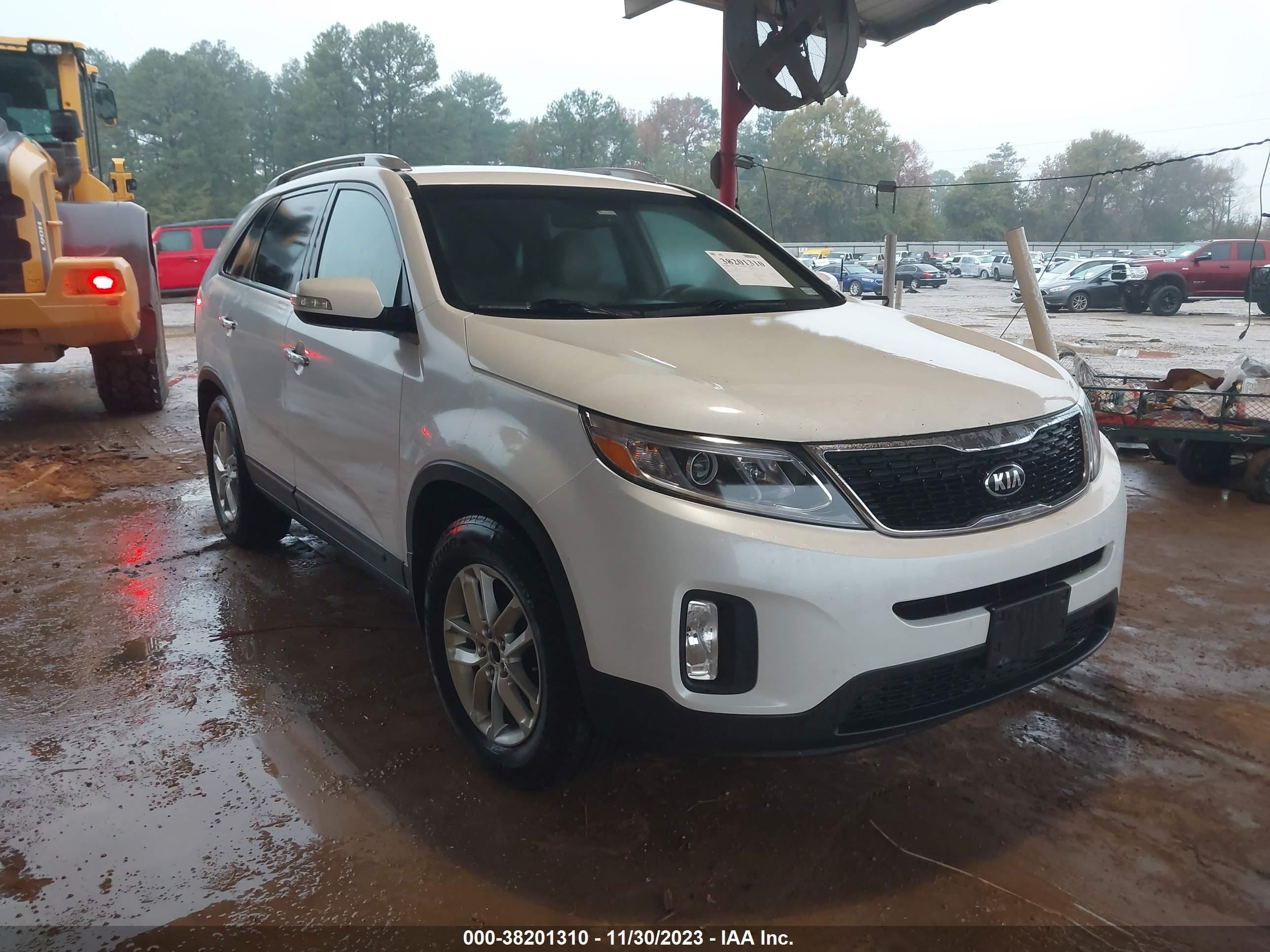 KIA SORENTO 2014 5xykt4a68eg518076